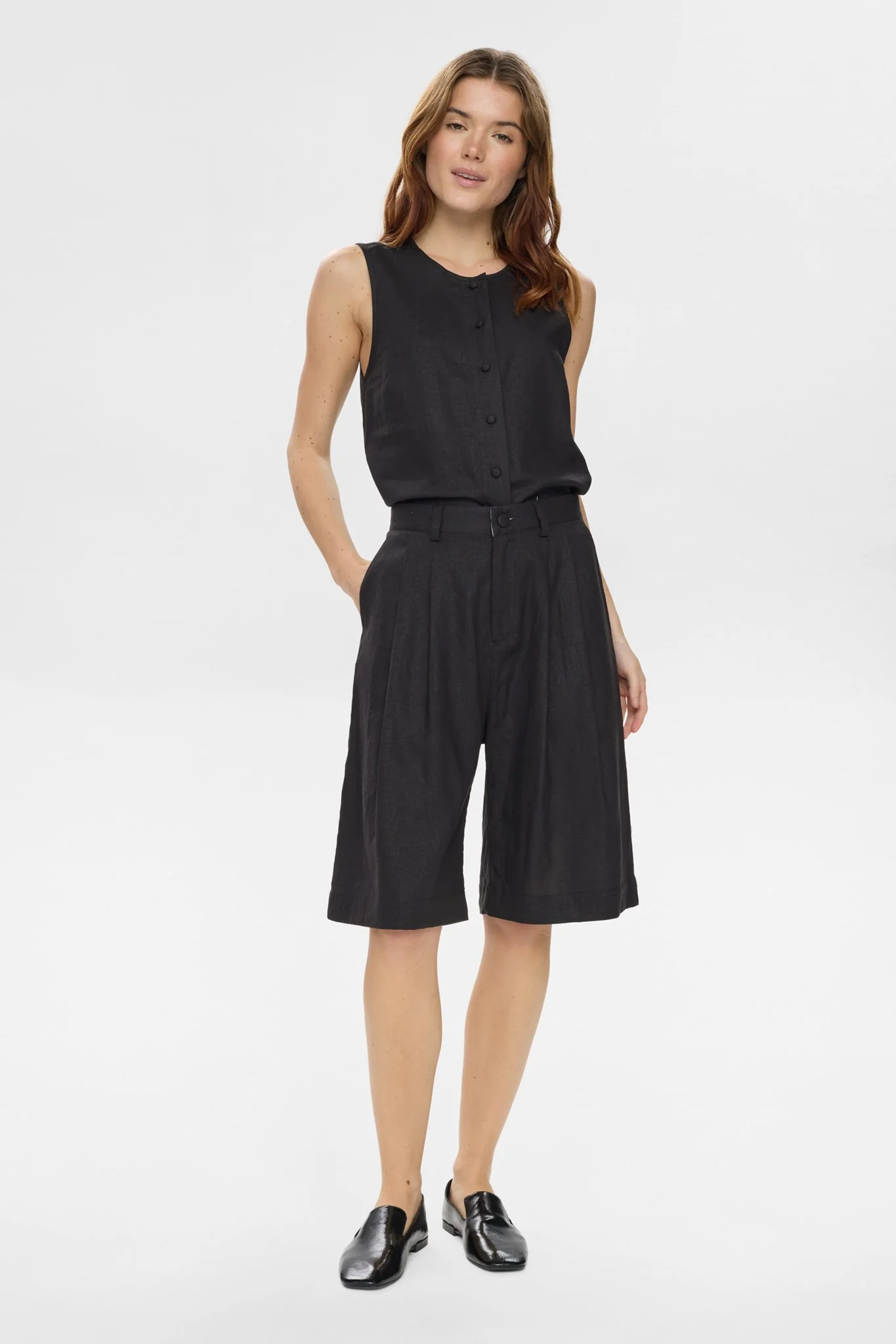 NUALANI SHORTS - Caviar - Image 3