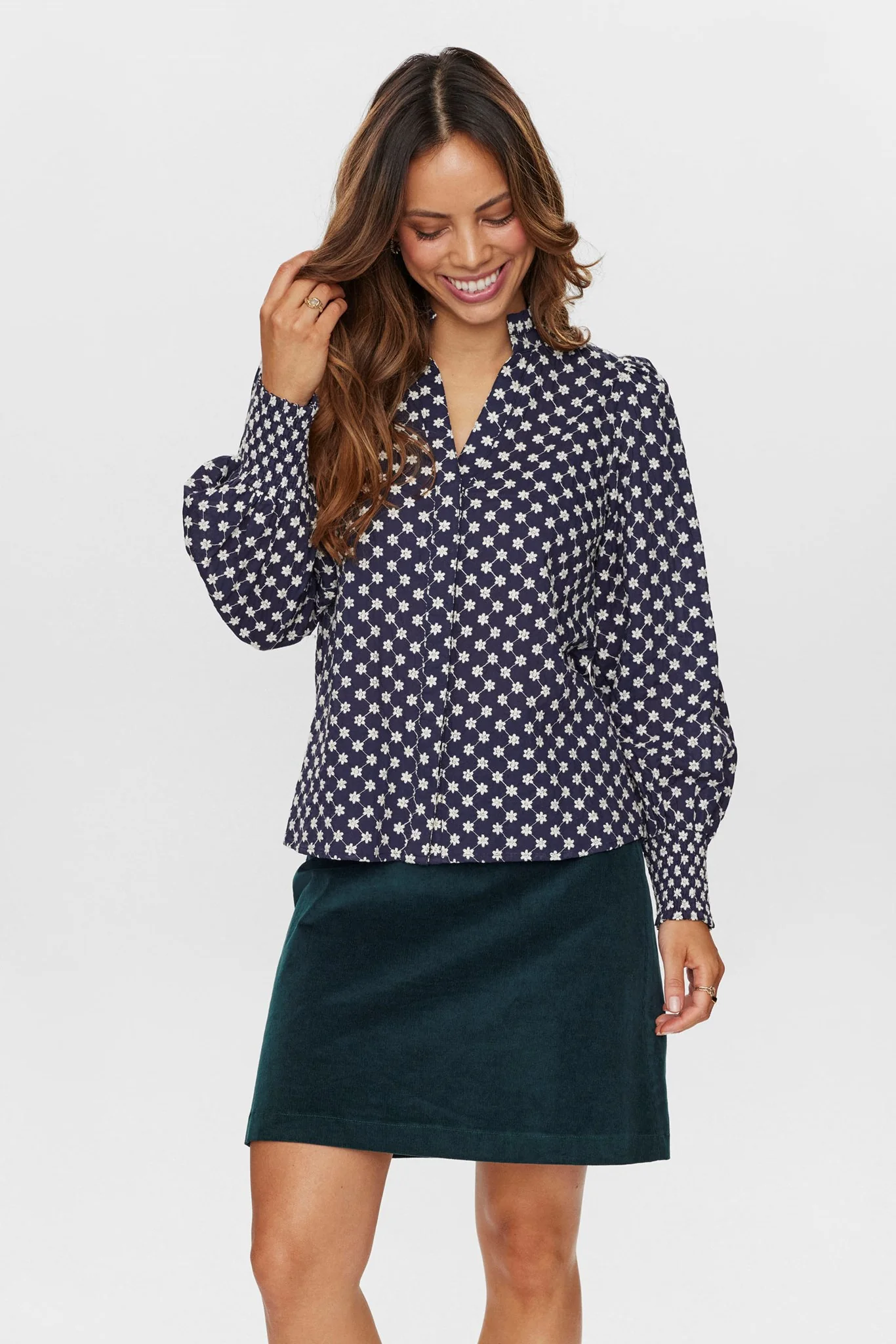 NUALBI SHIRT - Caviar