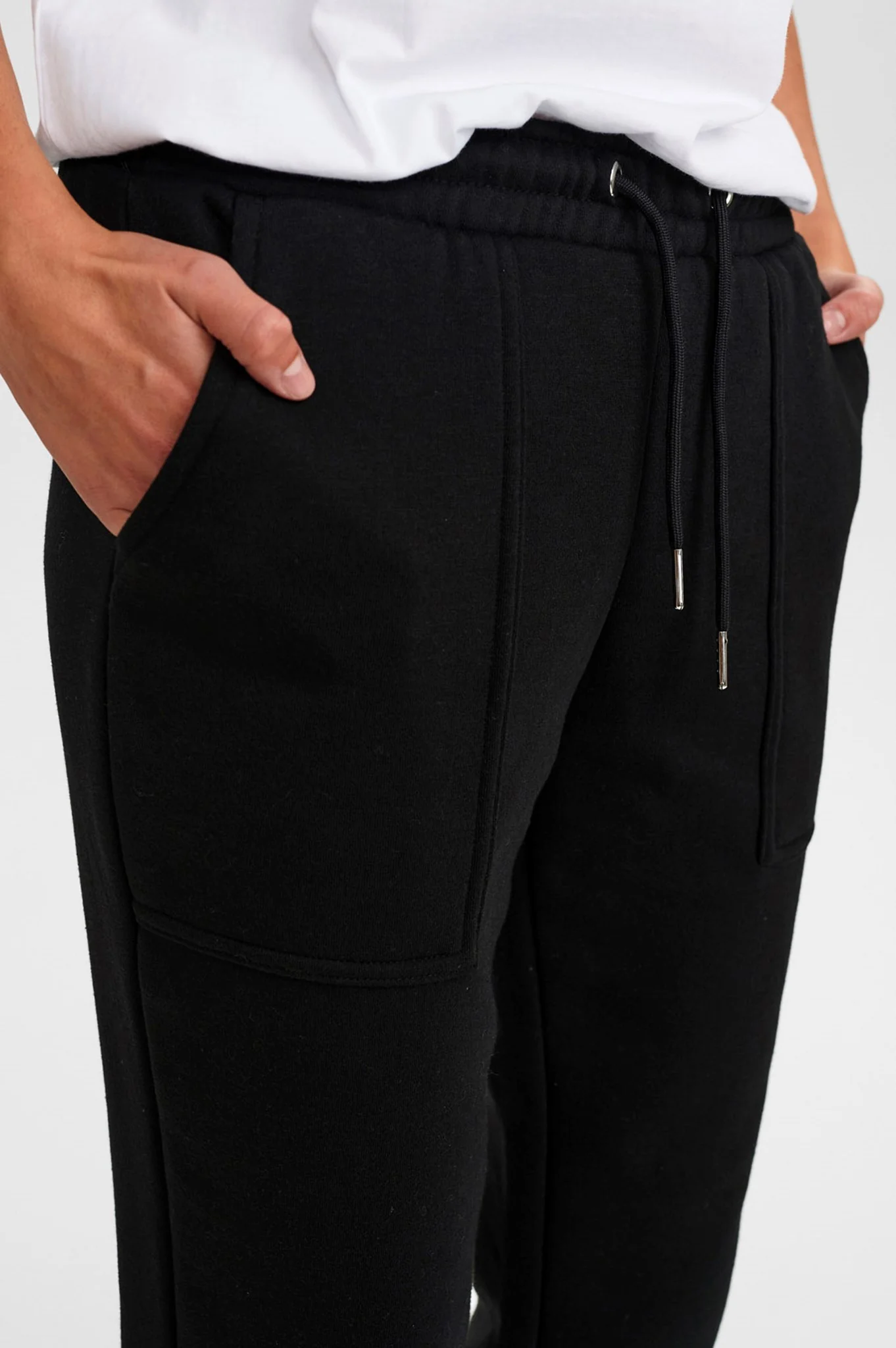 NUALETI SWEAT PANTS - Caviar - Image 4
