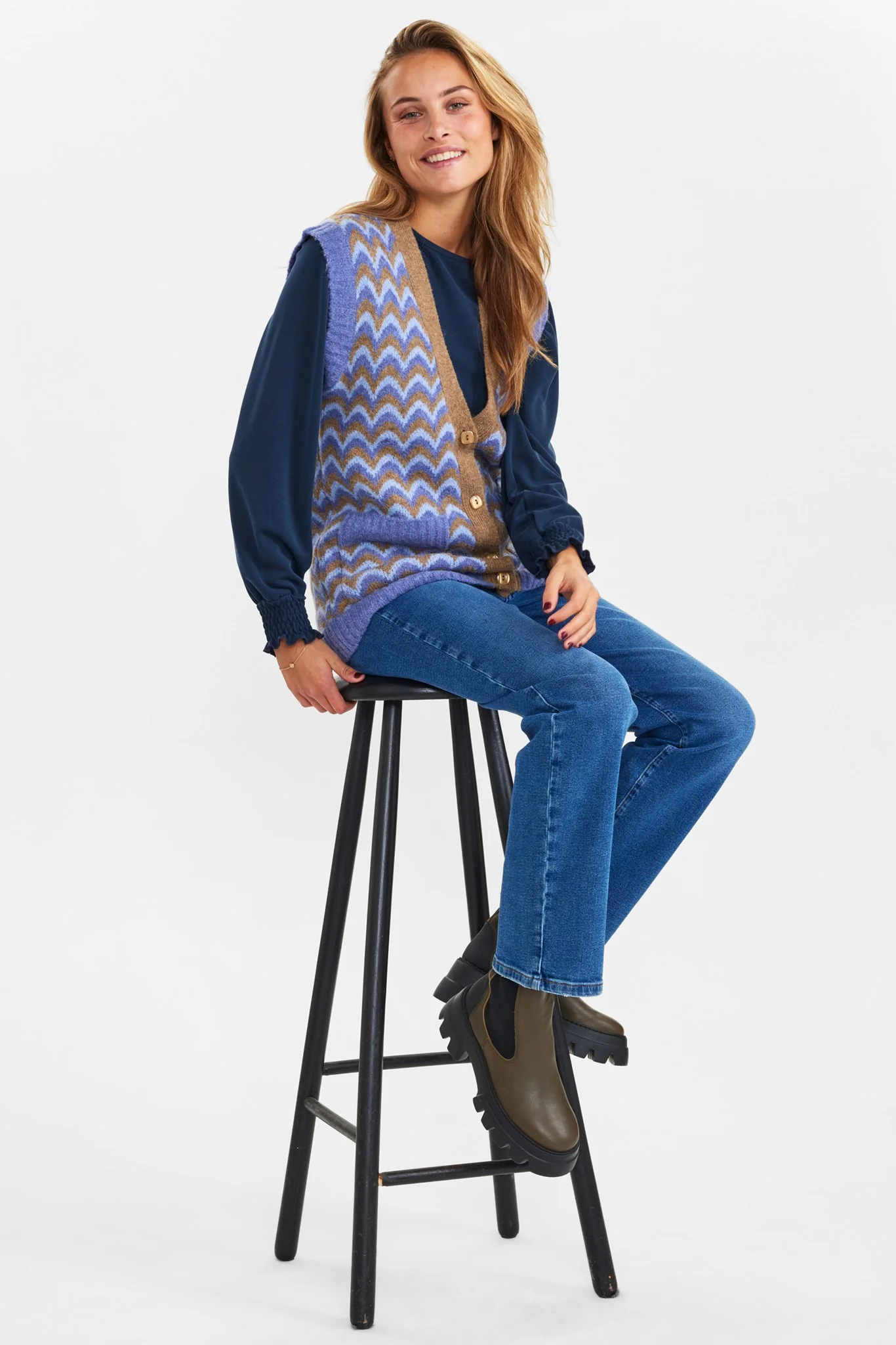 NUALLIS KNIT WAISTCOAT - Marlin - Image 6