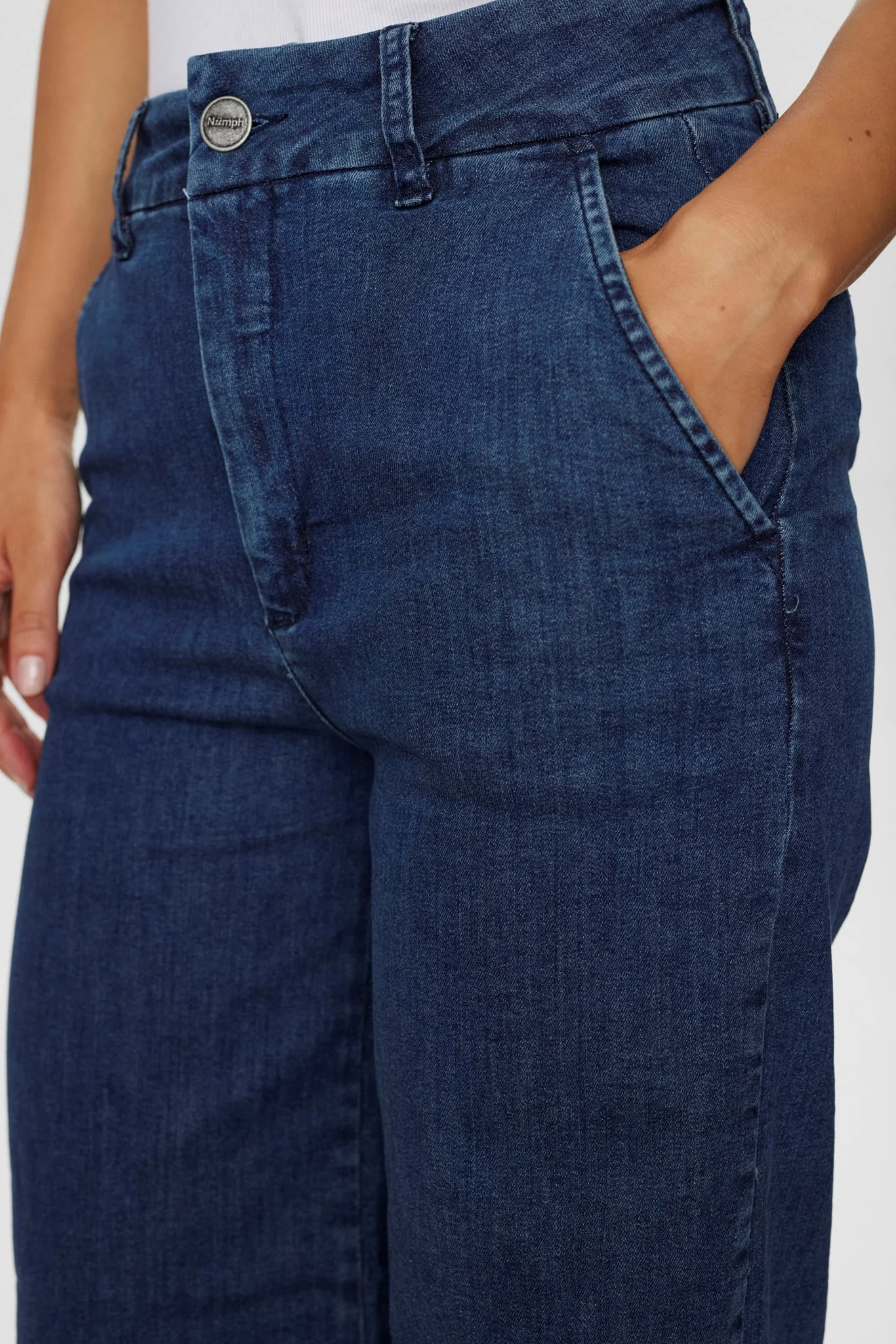 NUAMBER PANTS SHORT  - Medium Blue Denim - Image 5