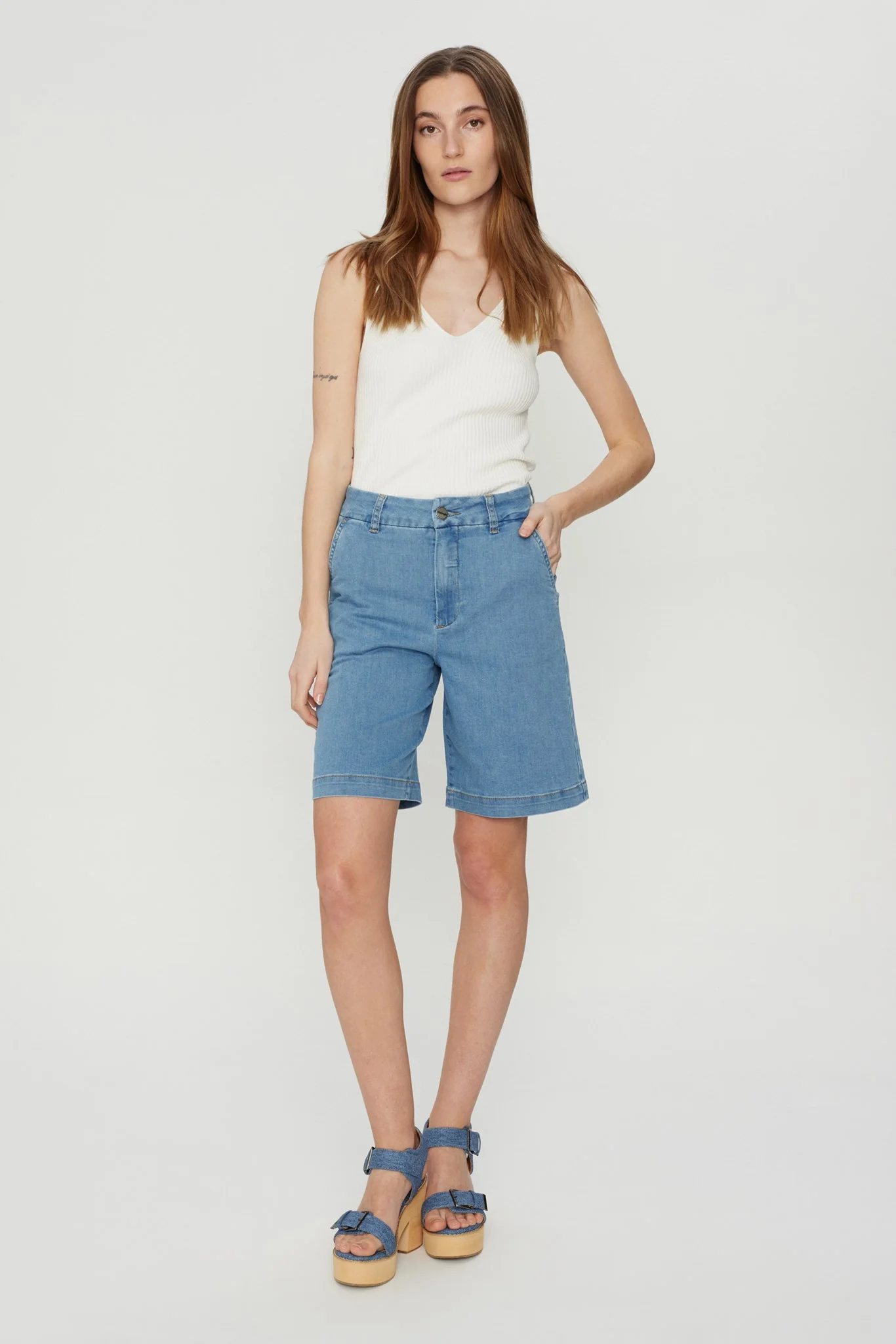 NUAMBER SHORTS - LIGHT BLUE - Light Blue Denim - Image 3
