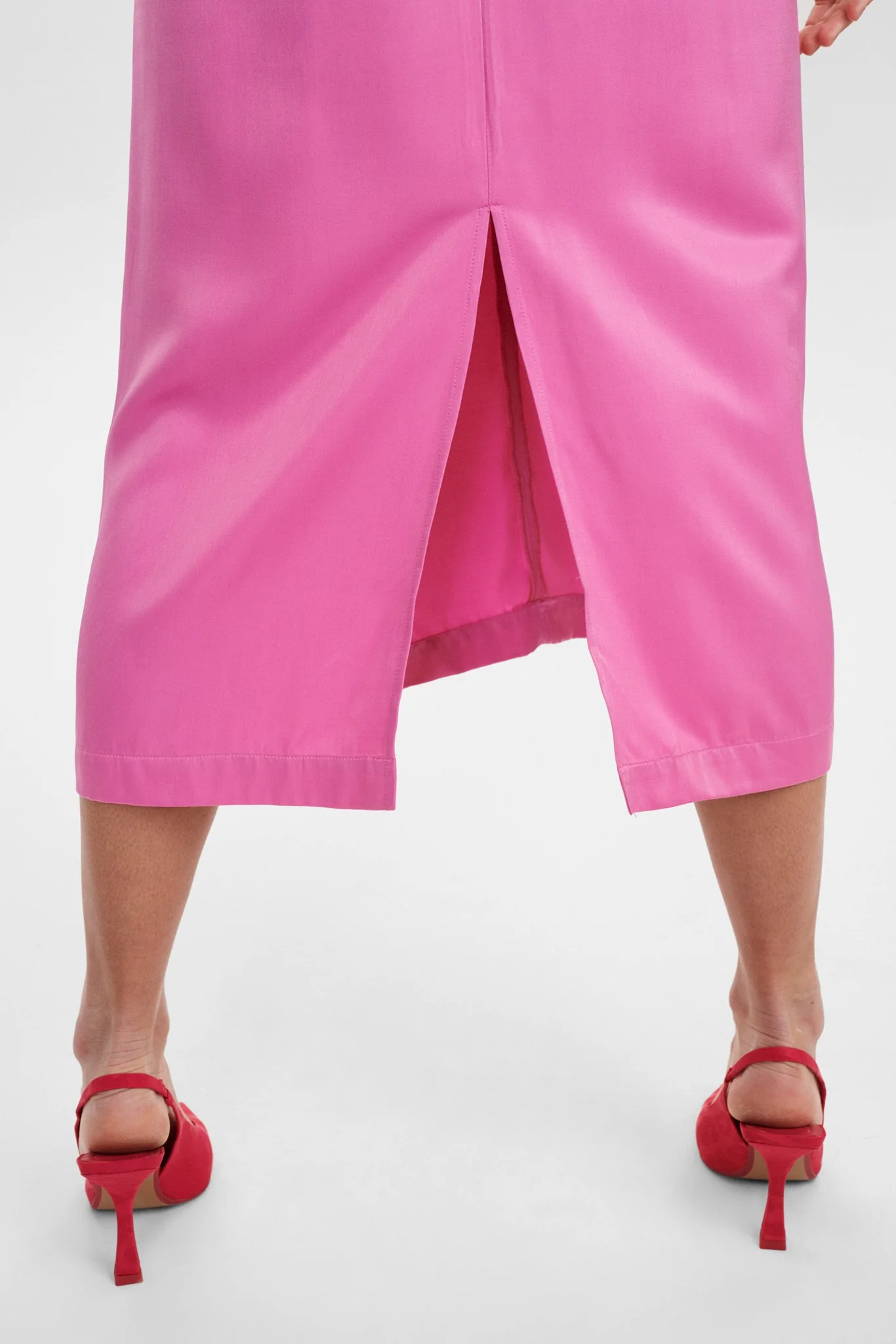NUANNIKA DRESS - Molten Lava - Image 4