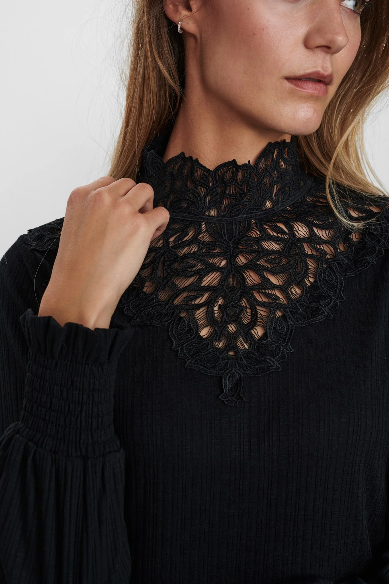NUANTJA BLOUSE - Caviar - Image 5