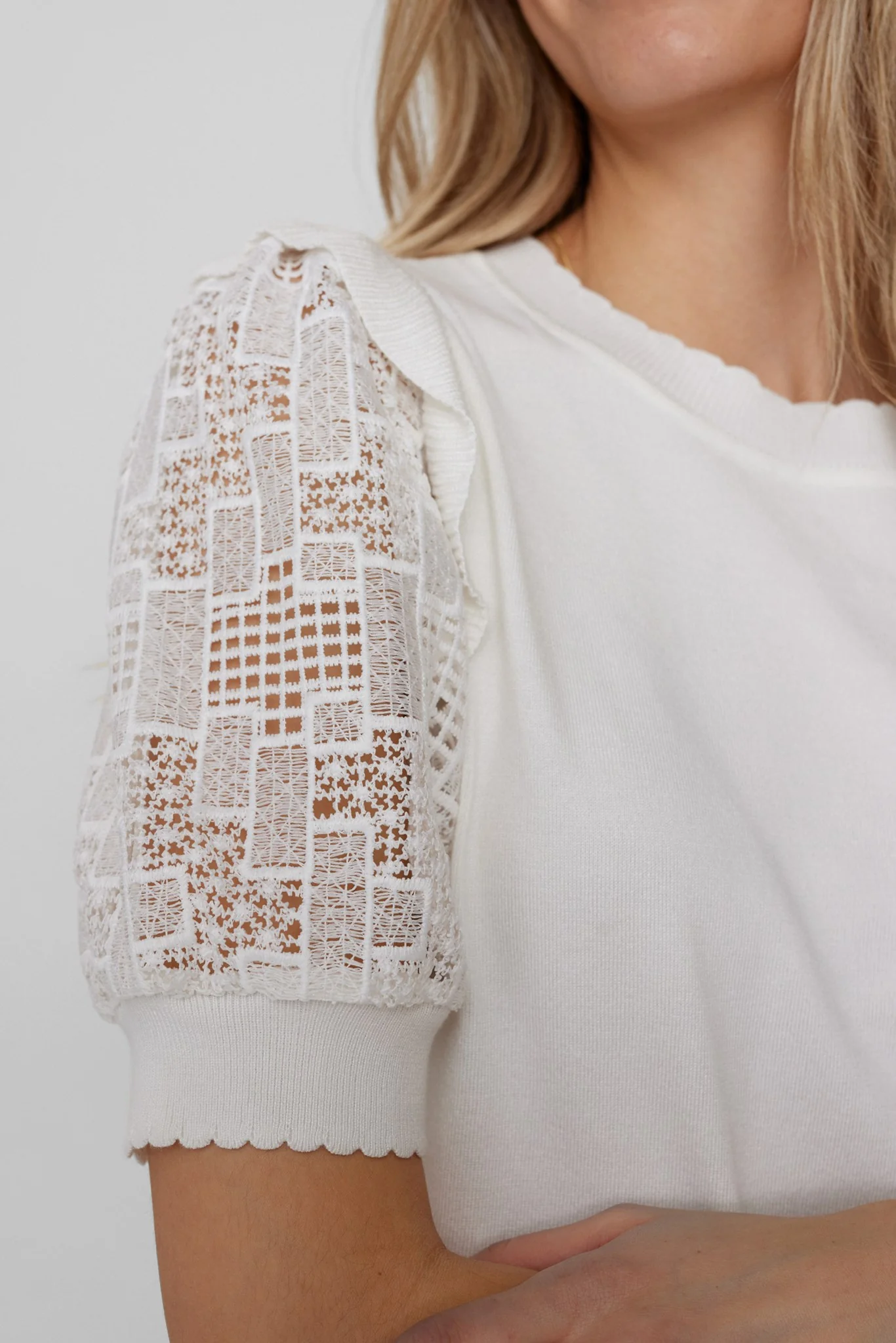 NUARIANA SS PULLOVER - Cloud Dancer - Image 5