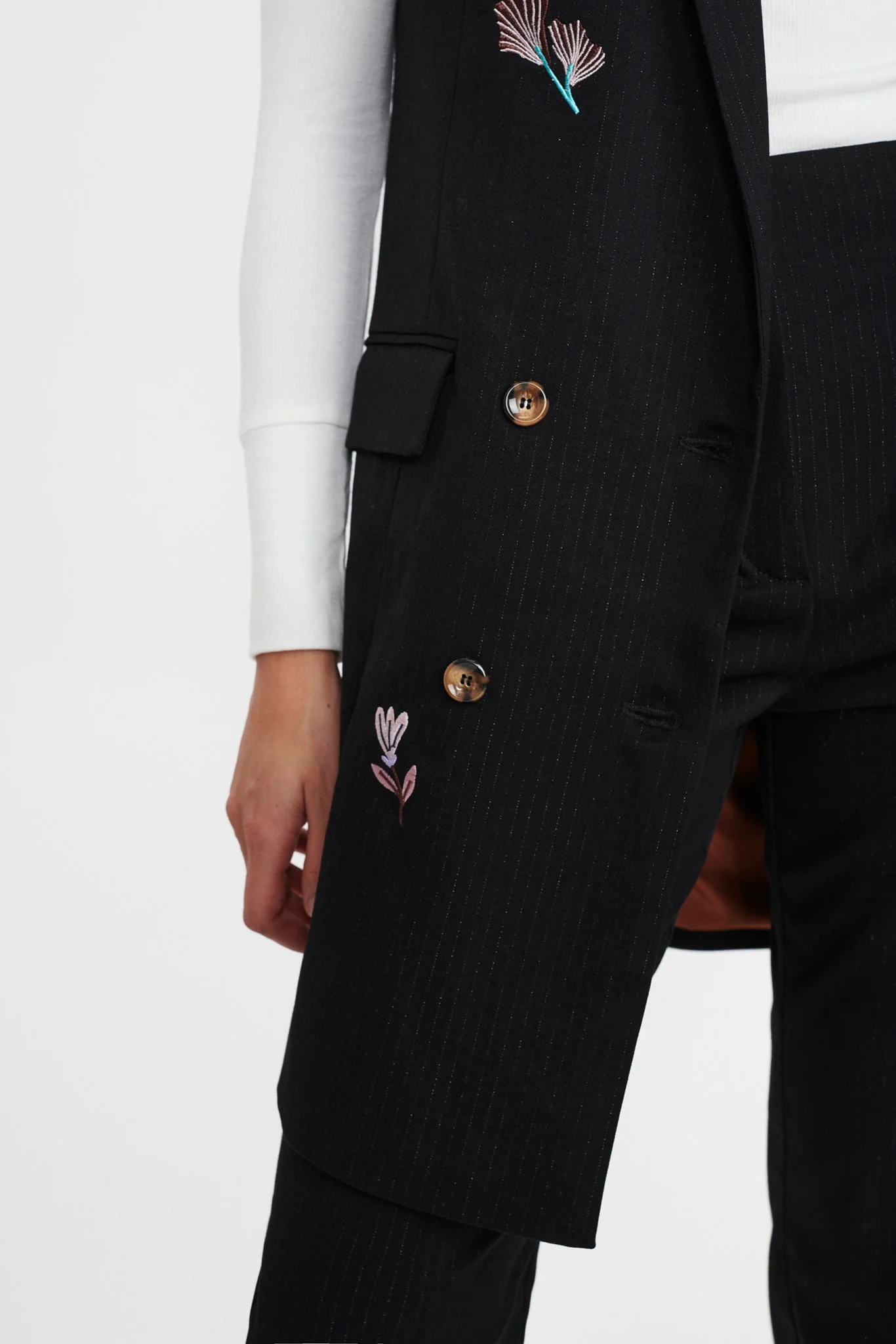 NUASRA WAISTCOAT - Caviar - Image 5