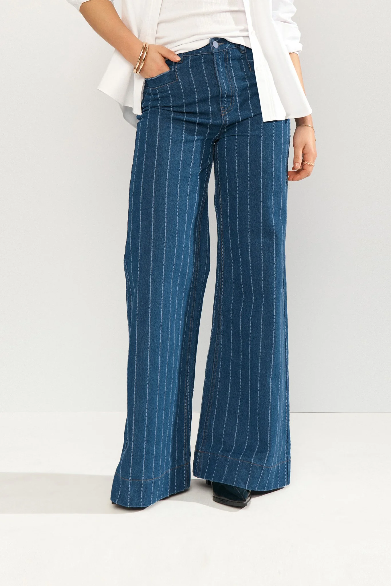 NUATLANTA HIGH RISE JEANS - Medium Blue Denim - Image 2