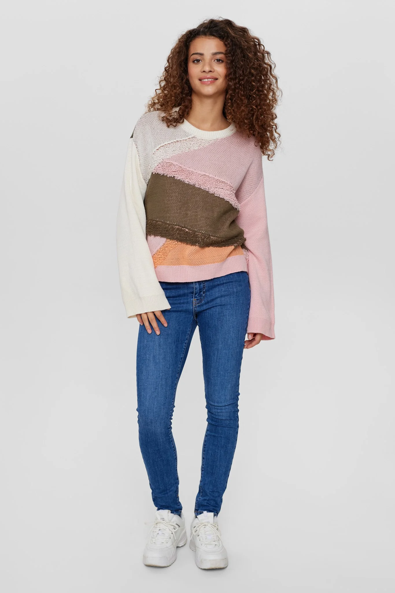 NUATTIKA PULLOVER - Almond Blossom - Image 3