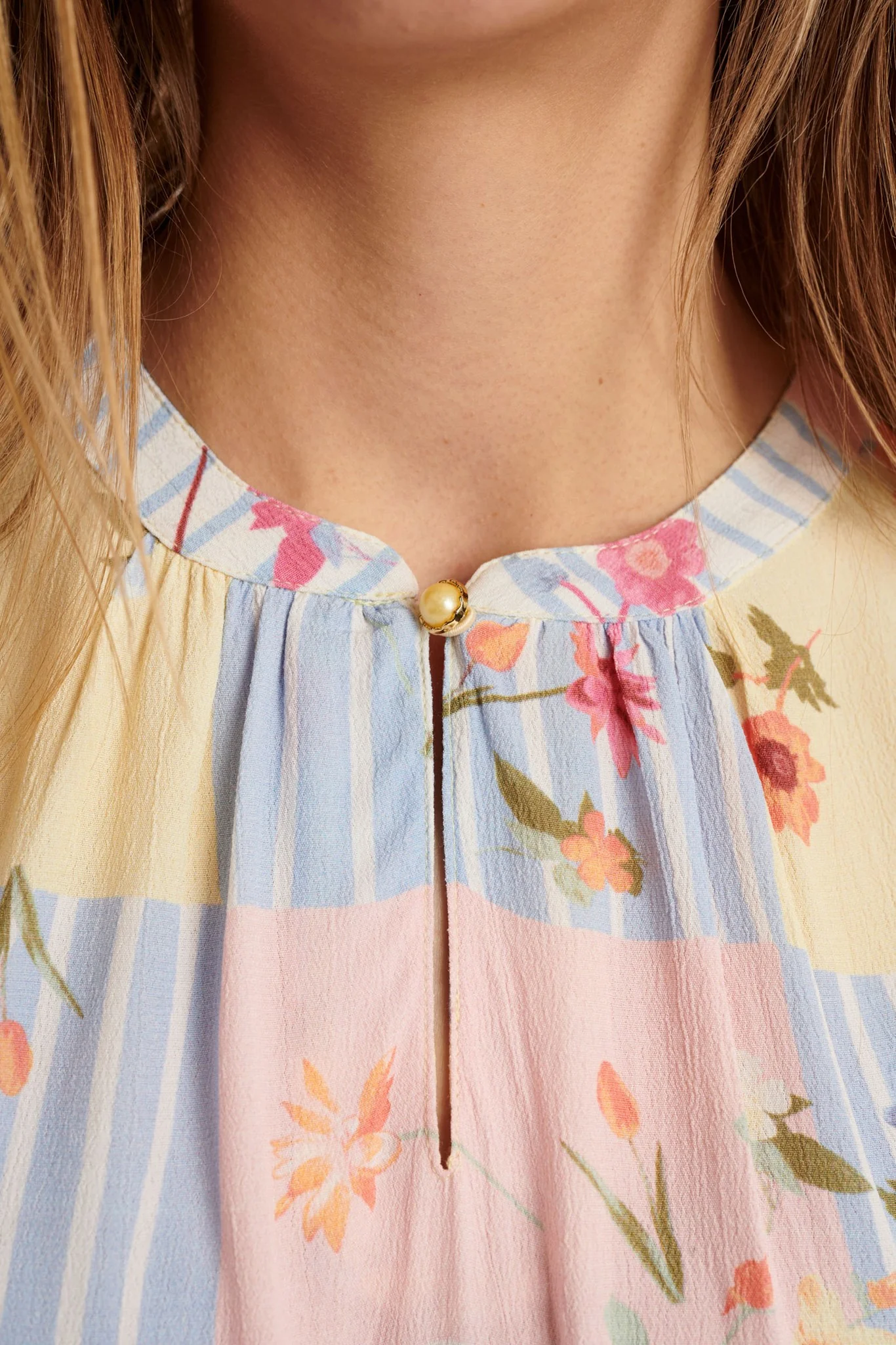 NUAYO SS BLOUSE - Mangano Calcite - Image 4