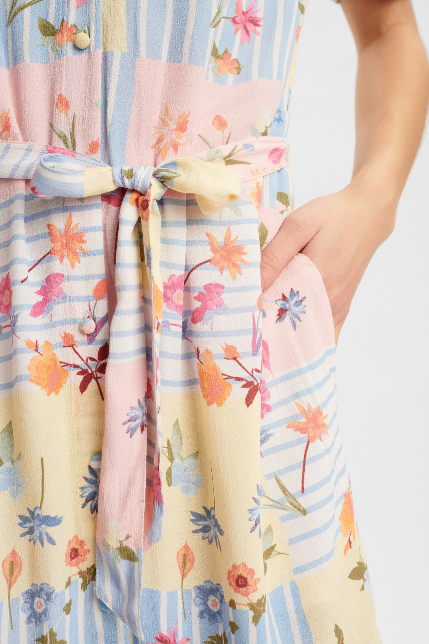NUAYO SS DRESS - Mangano Calcite - Image 5
