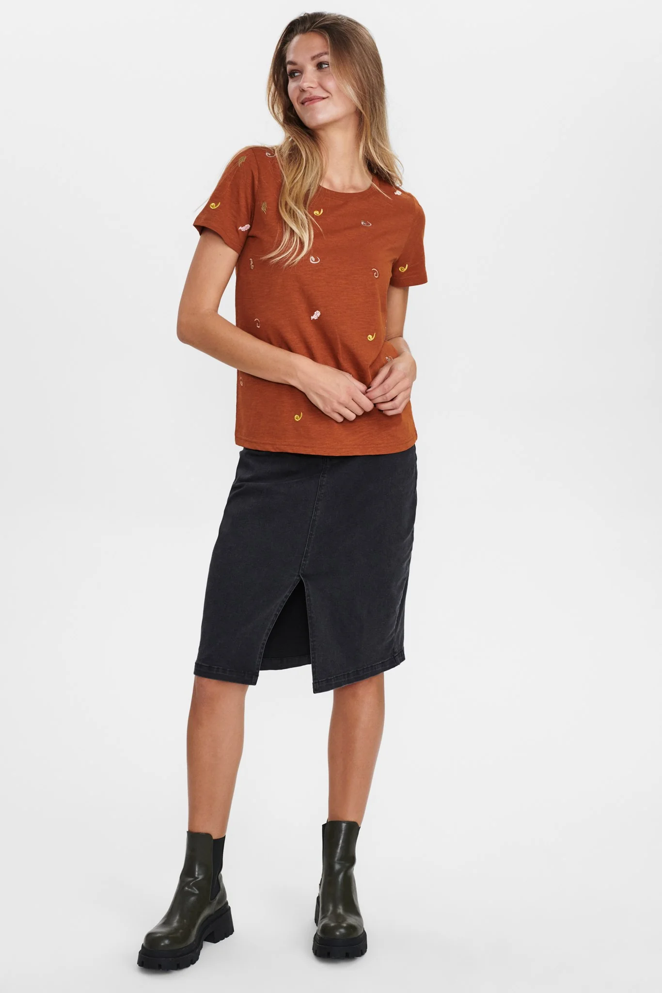 NUAYOE TEE - Caramel Cafe - Image 3