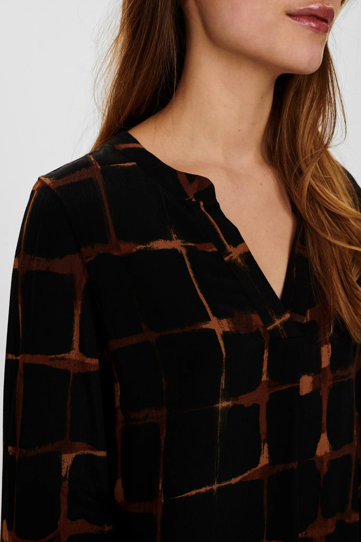 NUBAJA BLOUSE - Caviar - Image 4