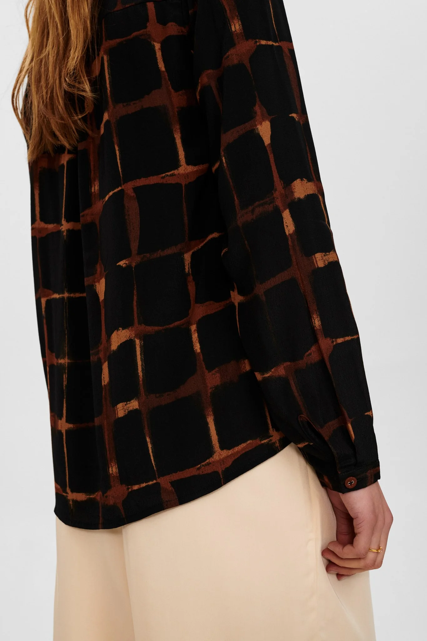 NUBAJA BLOUSE - Caviar - Image 5