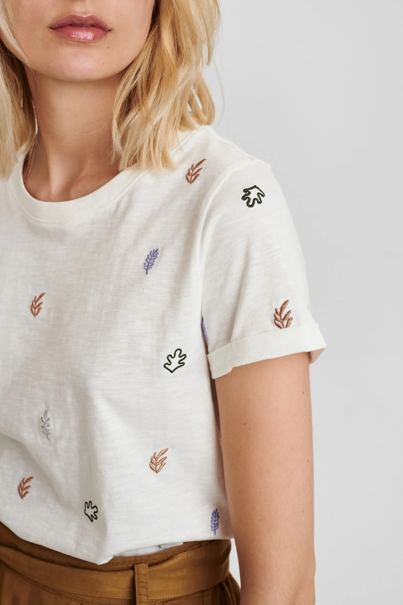 NUBELISE TEE - Cloud Dancer - Image 5