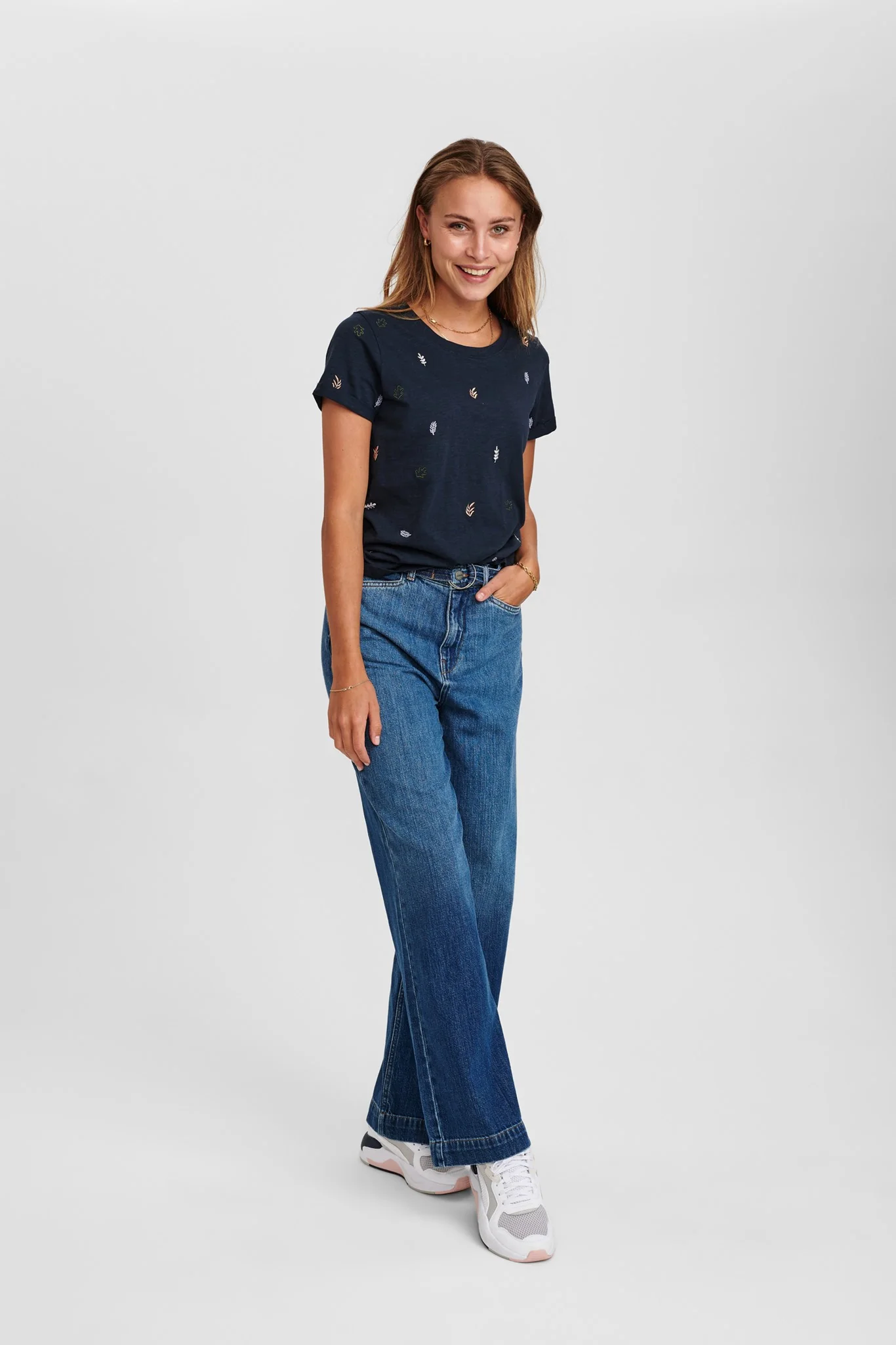 NUBELISE TEE - Dark Sapphire - Image 3