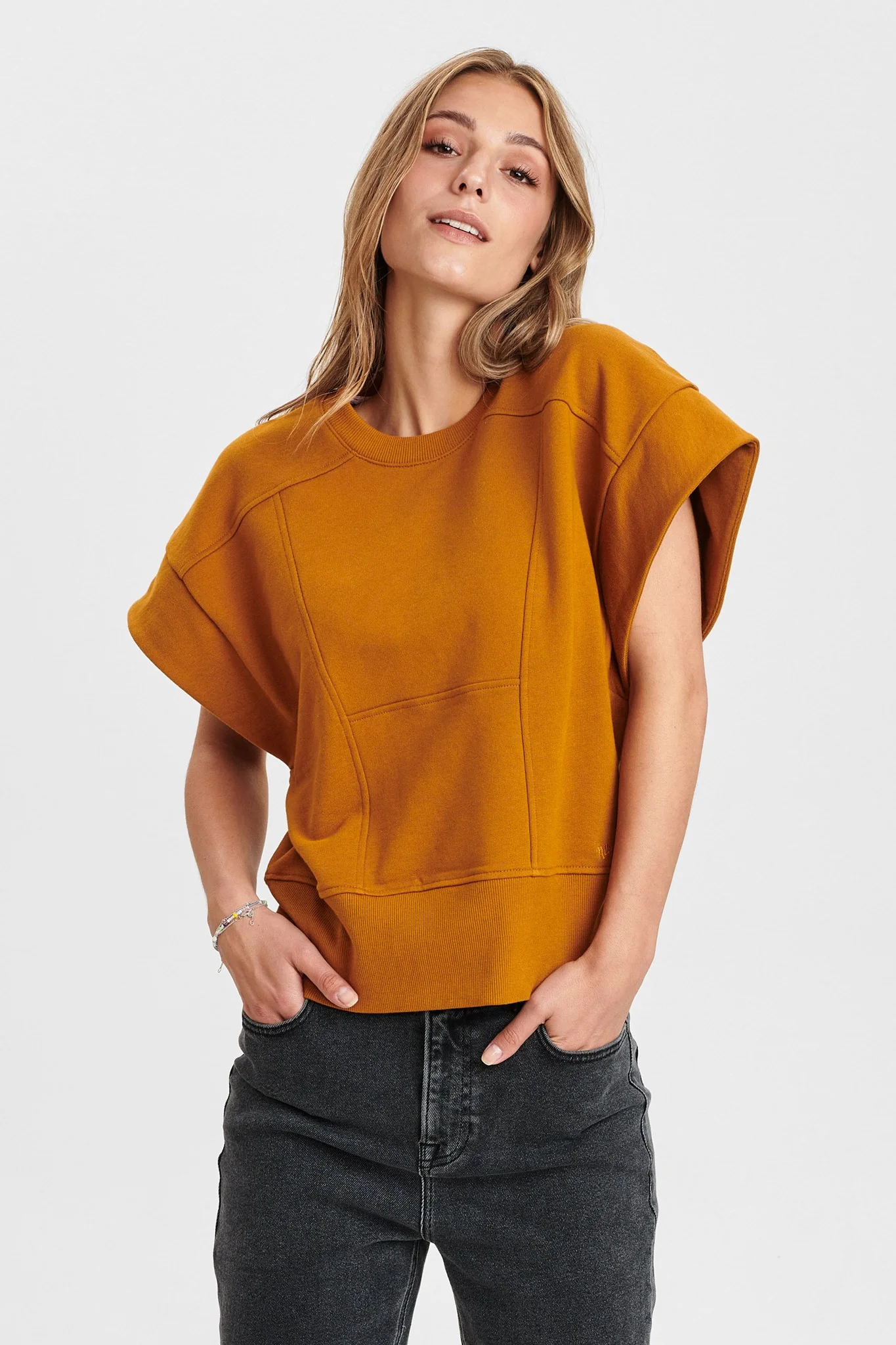 NUBERNA CAPSLEEVE SWEAT - Cathay Spice