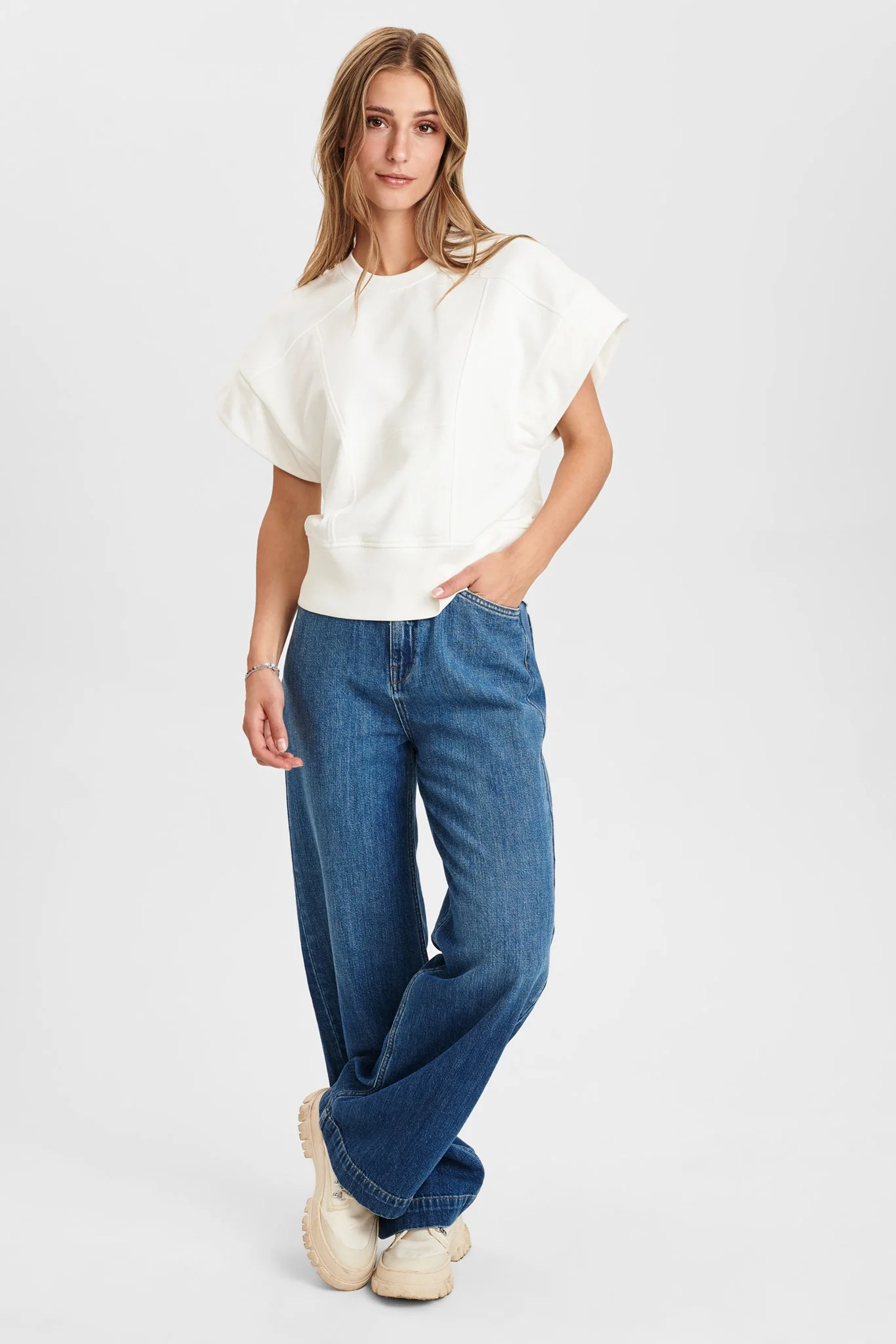 NUBERNA CAPSLEEVE SWEAT - Cloud Dancer - Image 3