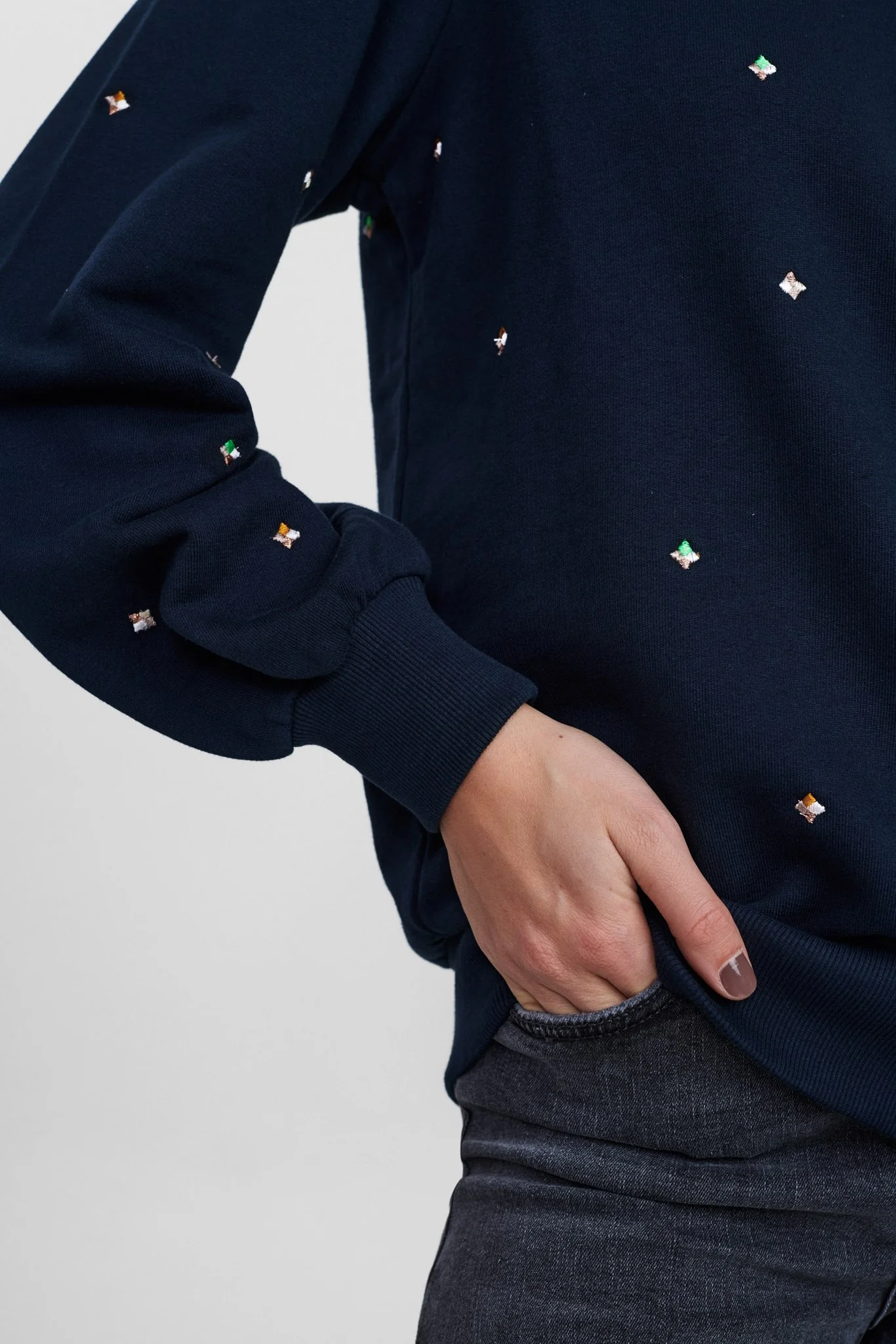 NUBERTE SWEATSHIRT - Dark Sapphire - Image 5