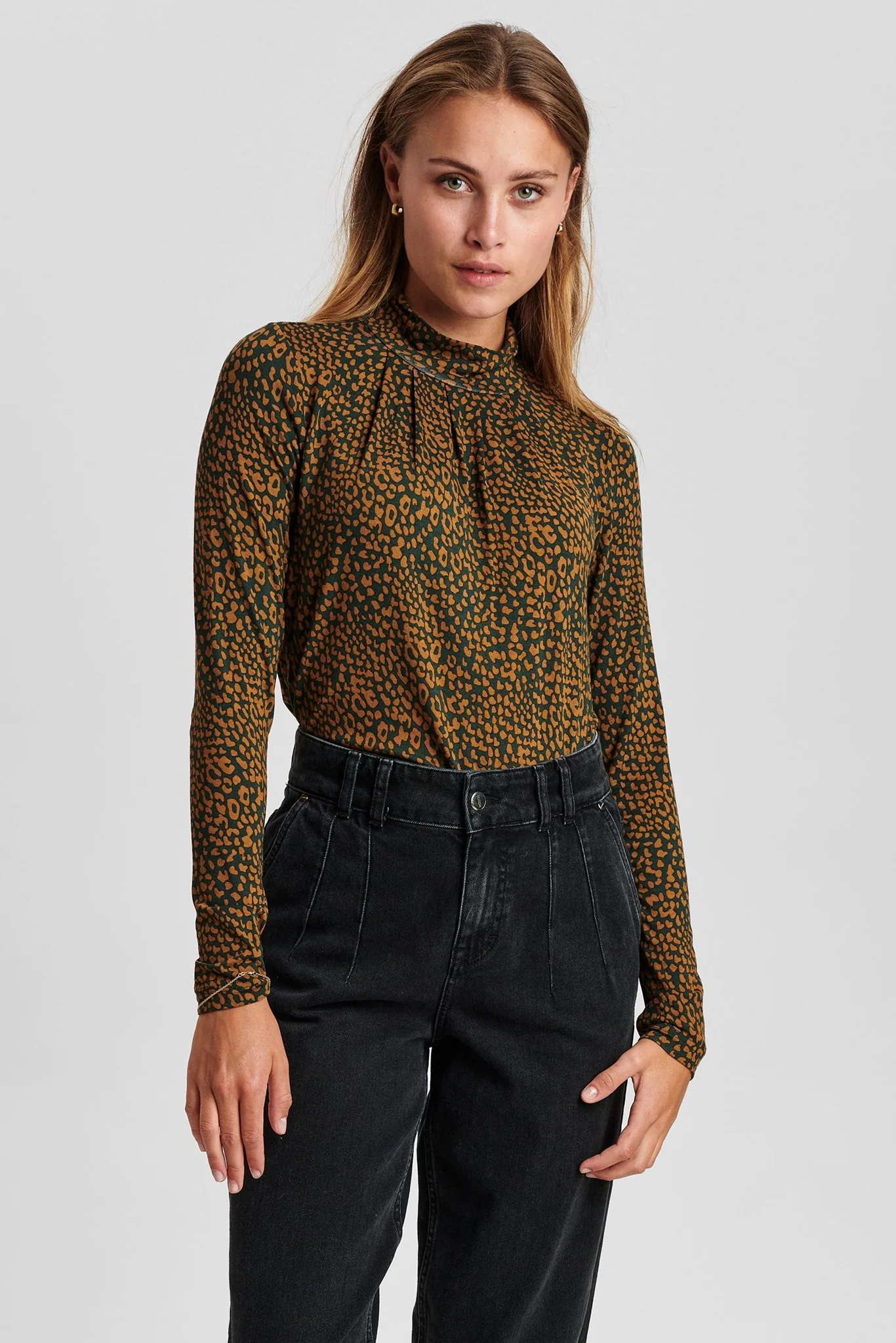 NUBESSIE BLOUSE - Grape leaf