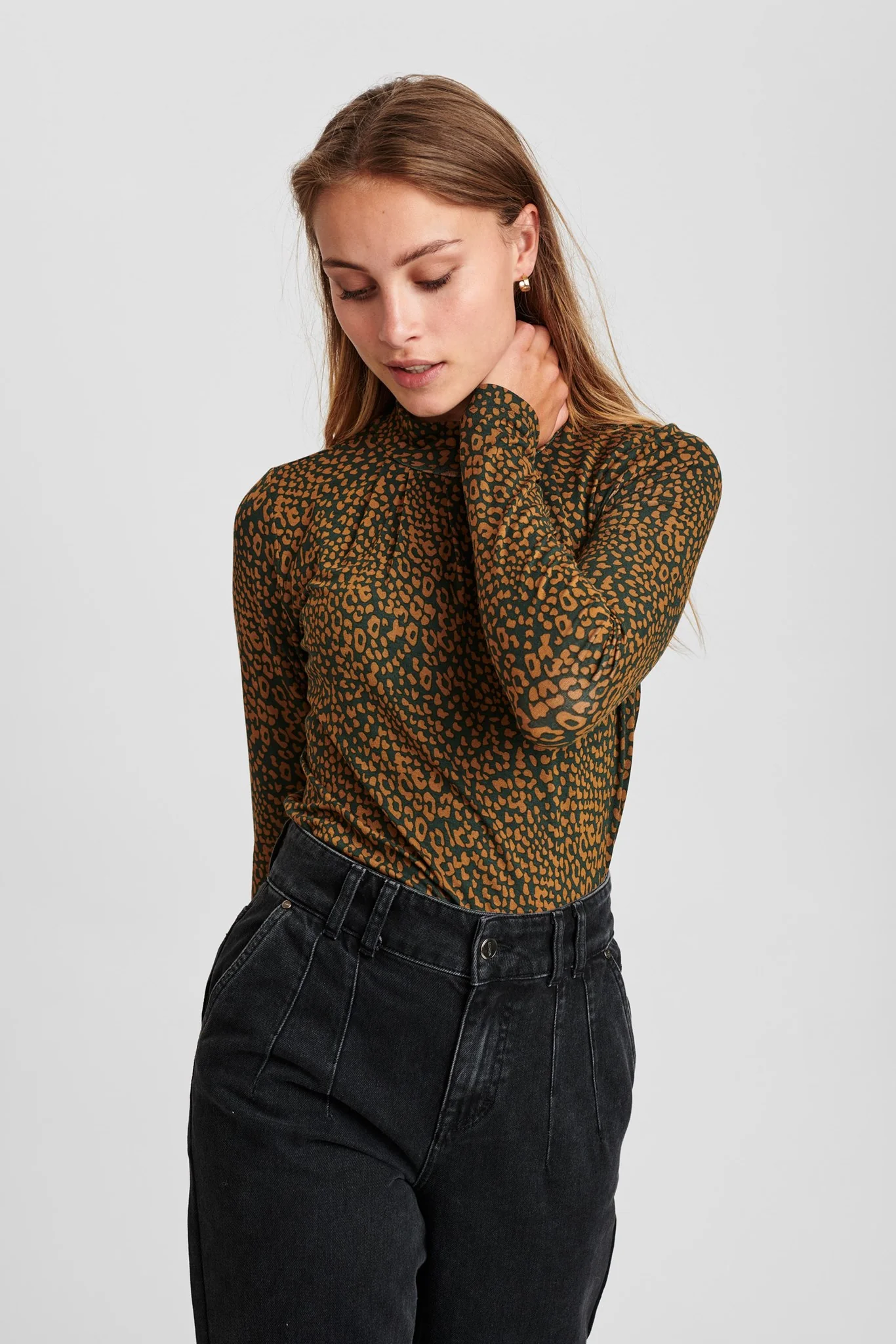 NUBESSIE BLOUSE - Grape leaf - Image 6