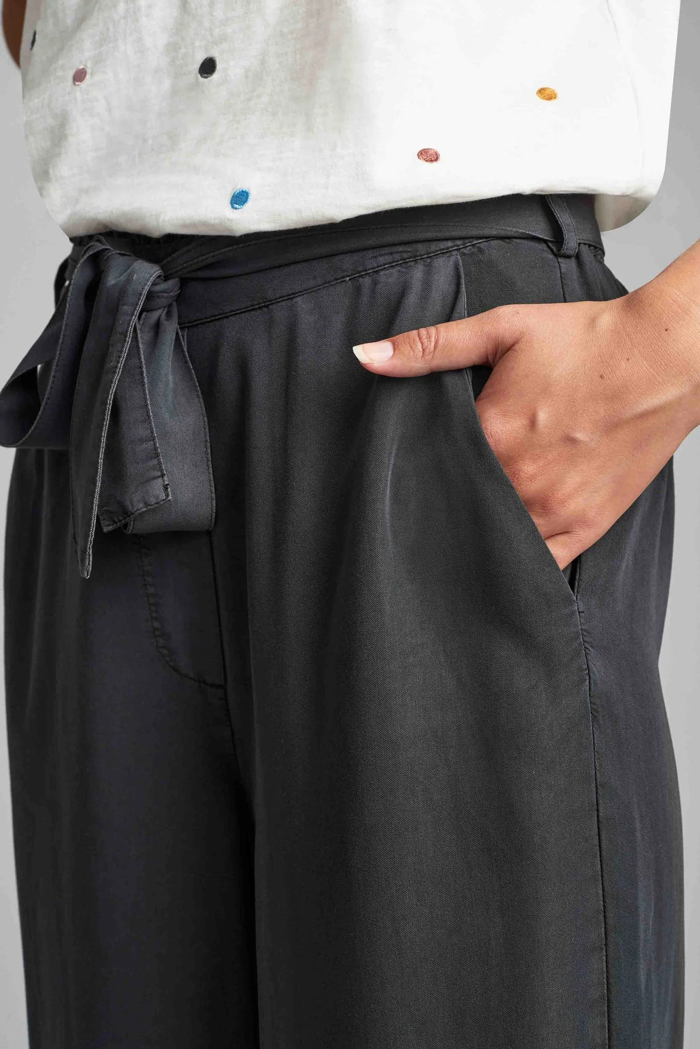 NUBETHOC PANTS - Caviar - Image 4