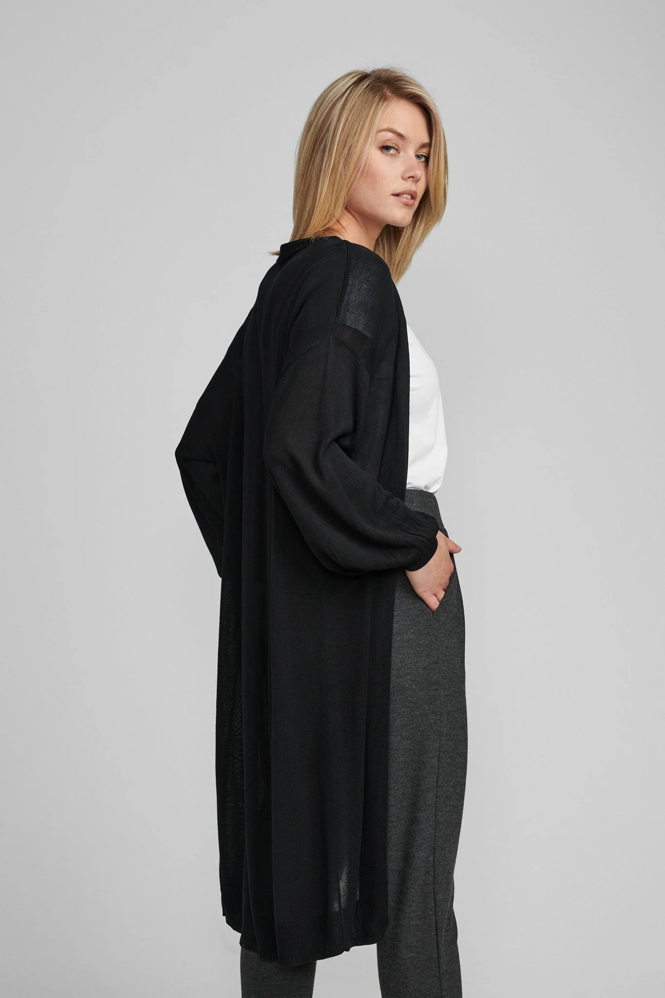 NUBIA LONG CARDIGAN - NOOS - Caviar - Image 2