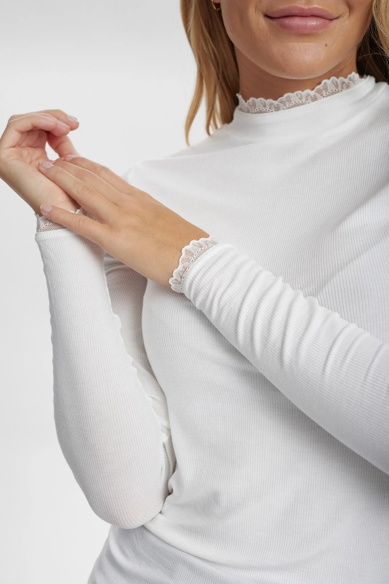 NUBOWIE LACE BLOUSE - Cloud Dancer - Image 4