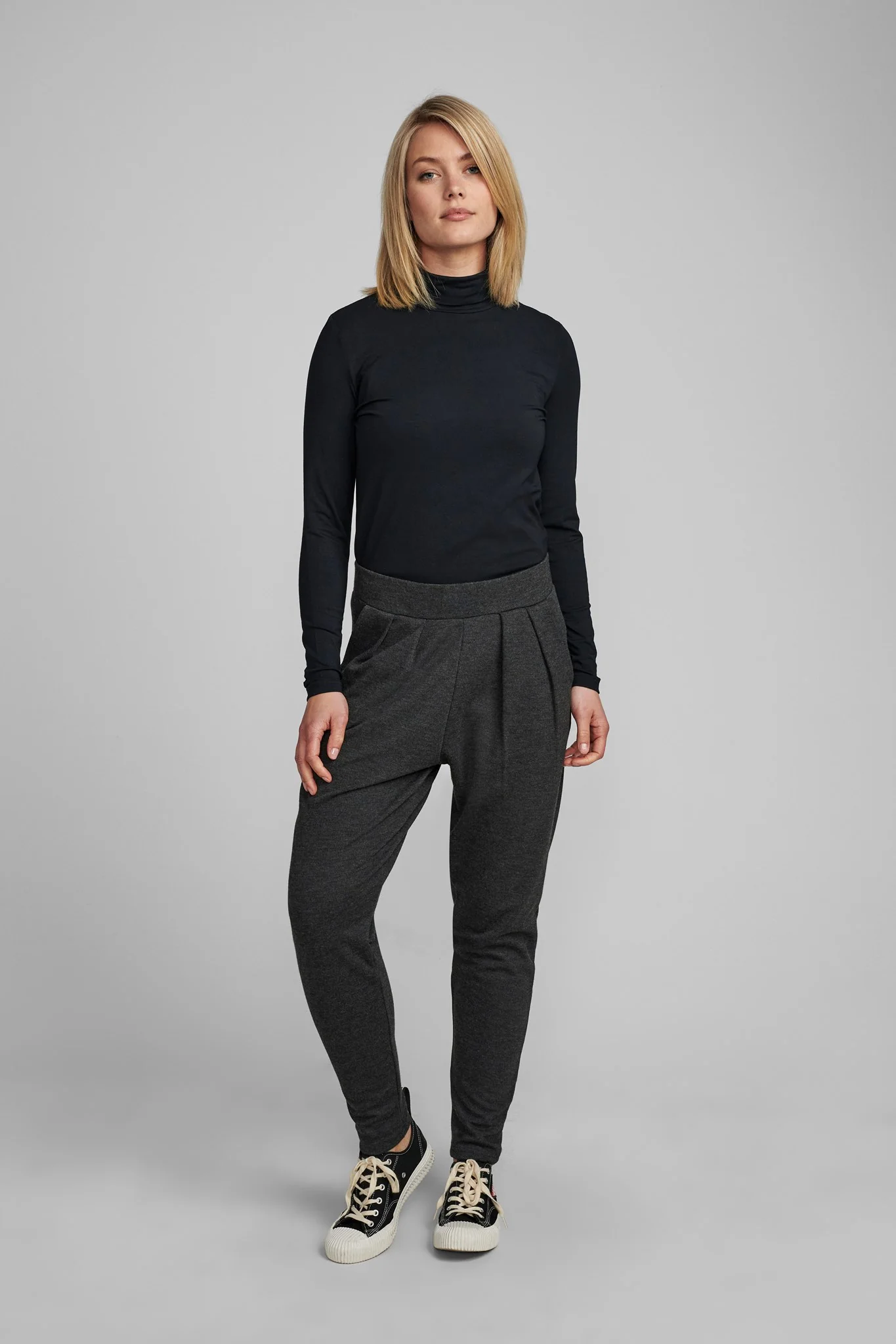 NUBOWIE ROLLNECK - NOOS - Caviar - Image 4