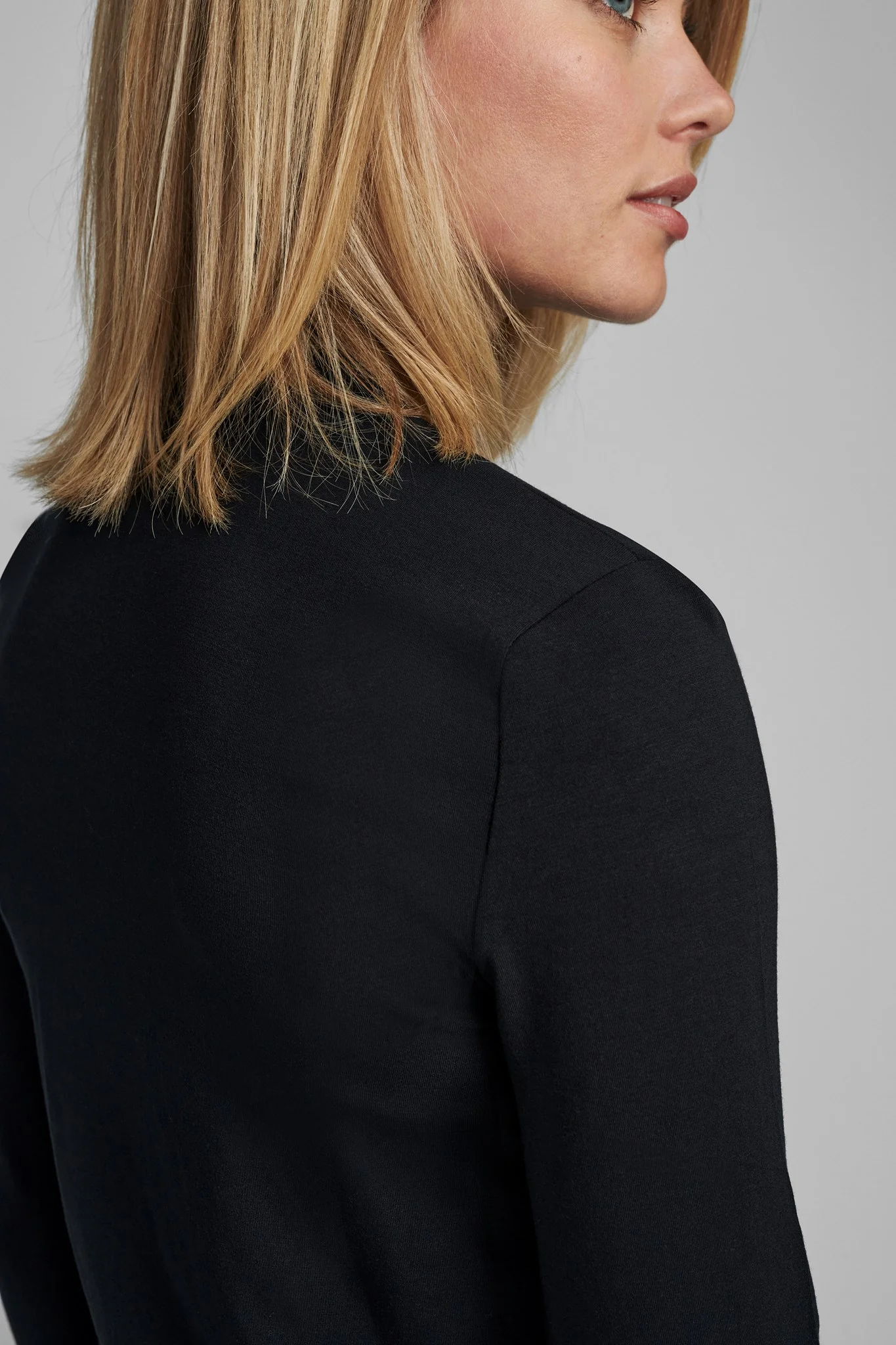 NUBOWIE ROLLNECK - NOOS - Caviar - Image 8