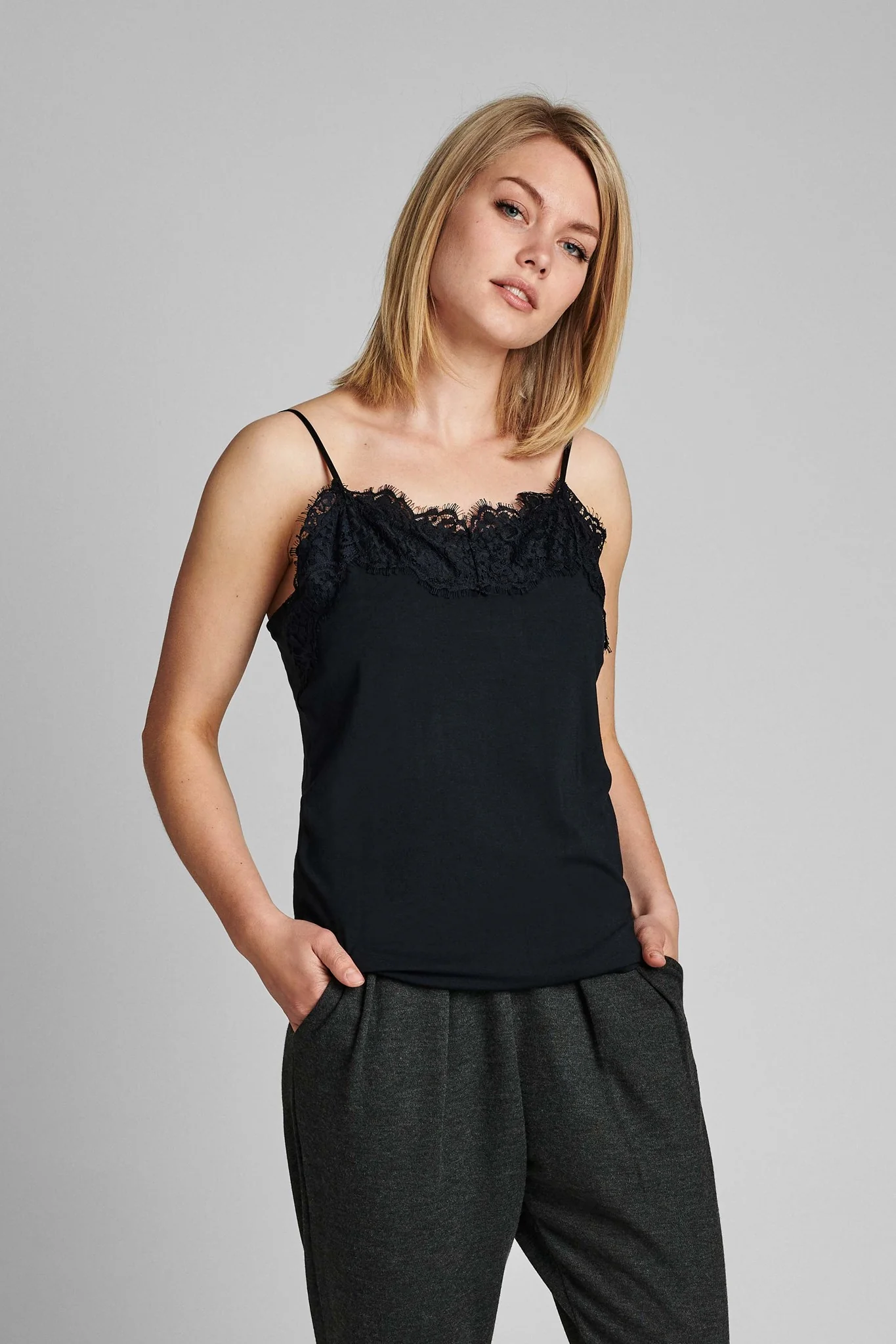 NUBOWIE SINGLET - NOOS - Caviar