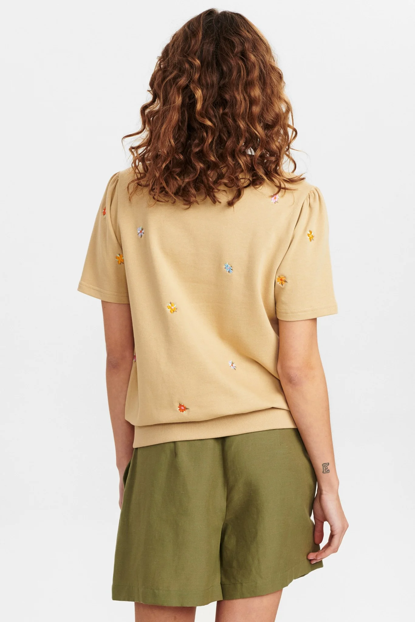 NUBRITT SS SWEAT - Warm Sand - Image 2
