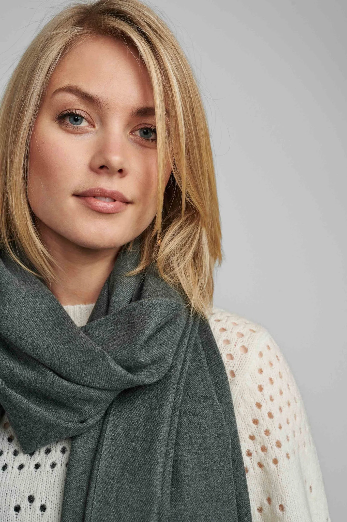 NUBRYLEE MARIAN SCARF - Drizzle - Image 2