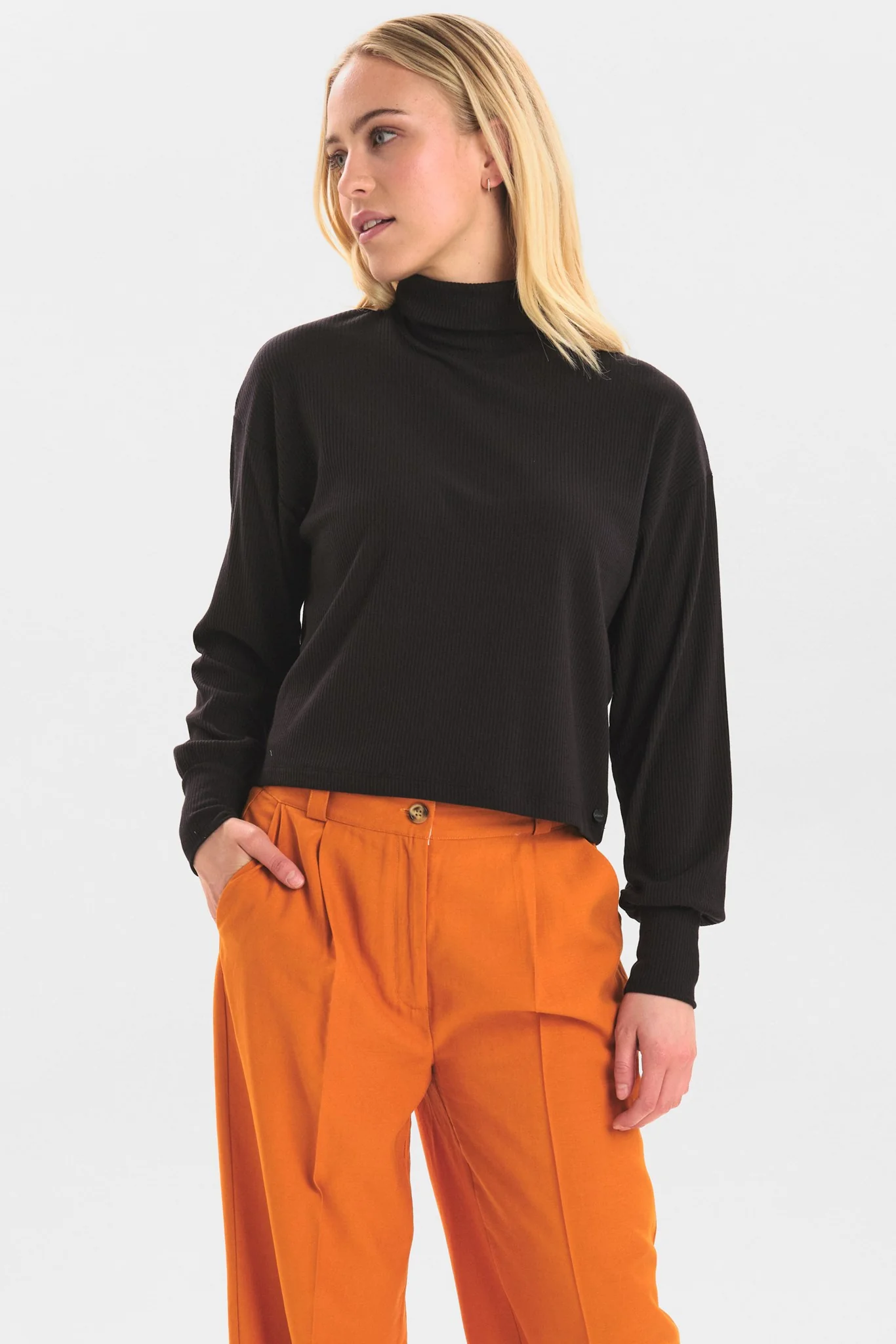 NUCARDI CROP BLOUSE - Caviar