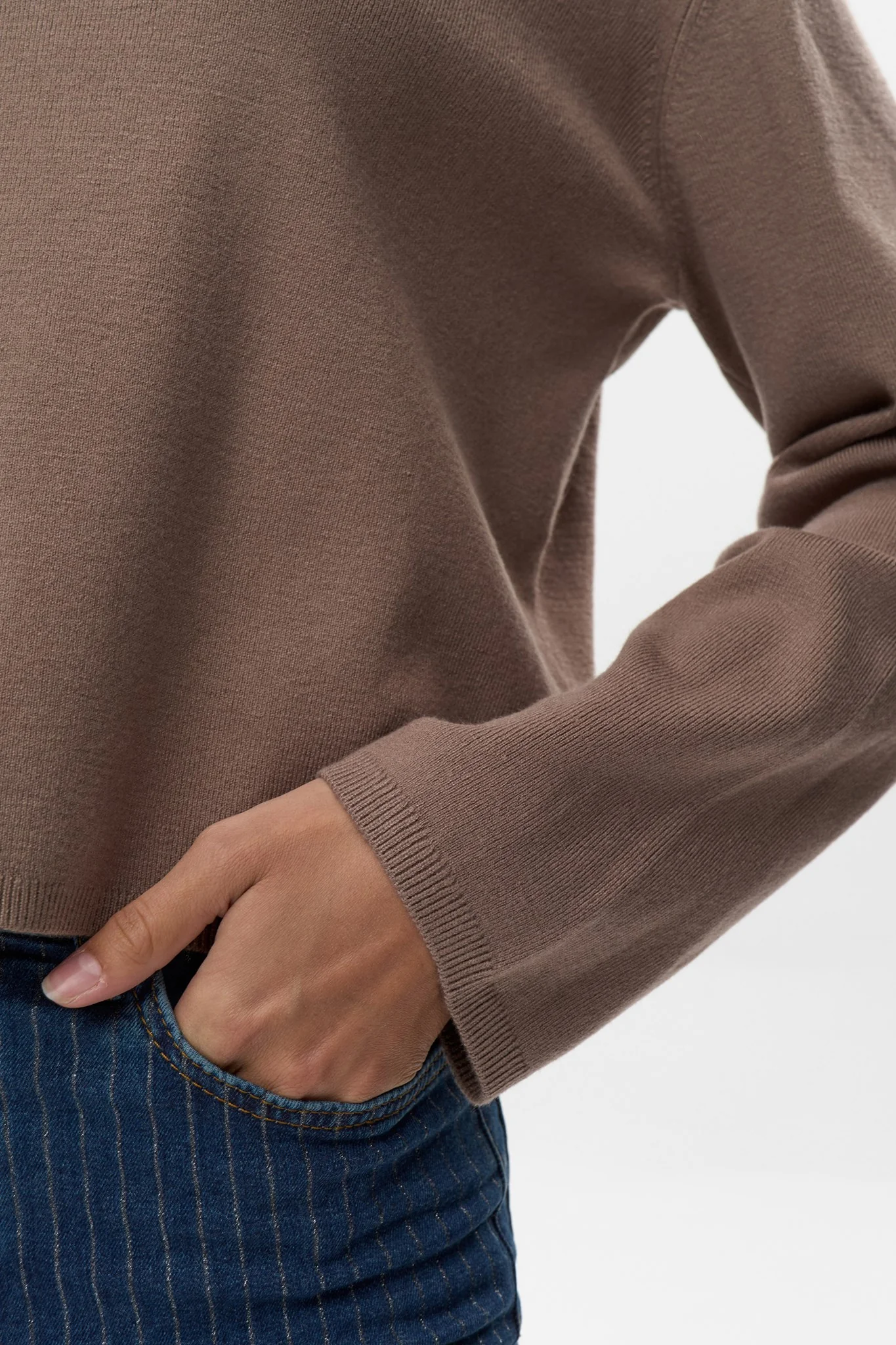 NUCARMA CROP PULLOVER   - Taupe Gray - Image 5