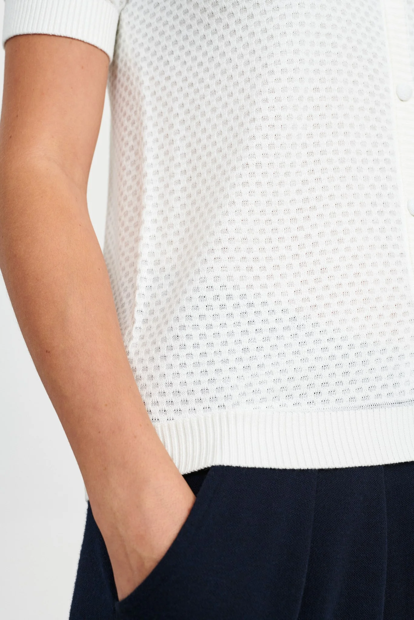NUCASSIE V-NECK - NOOS - Cloud Dancer - Image 5