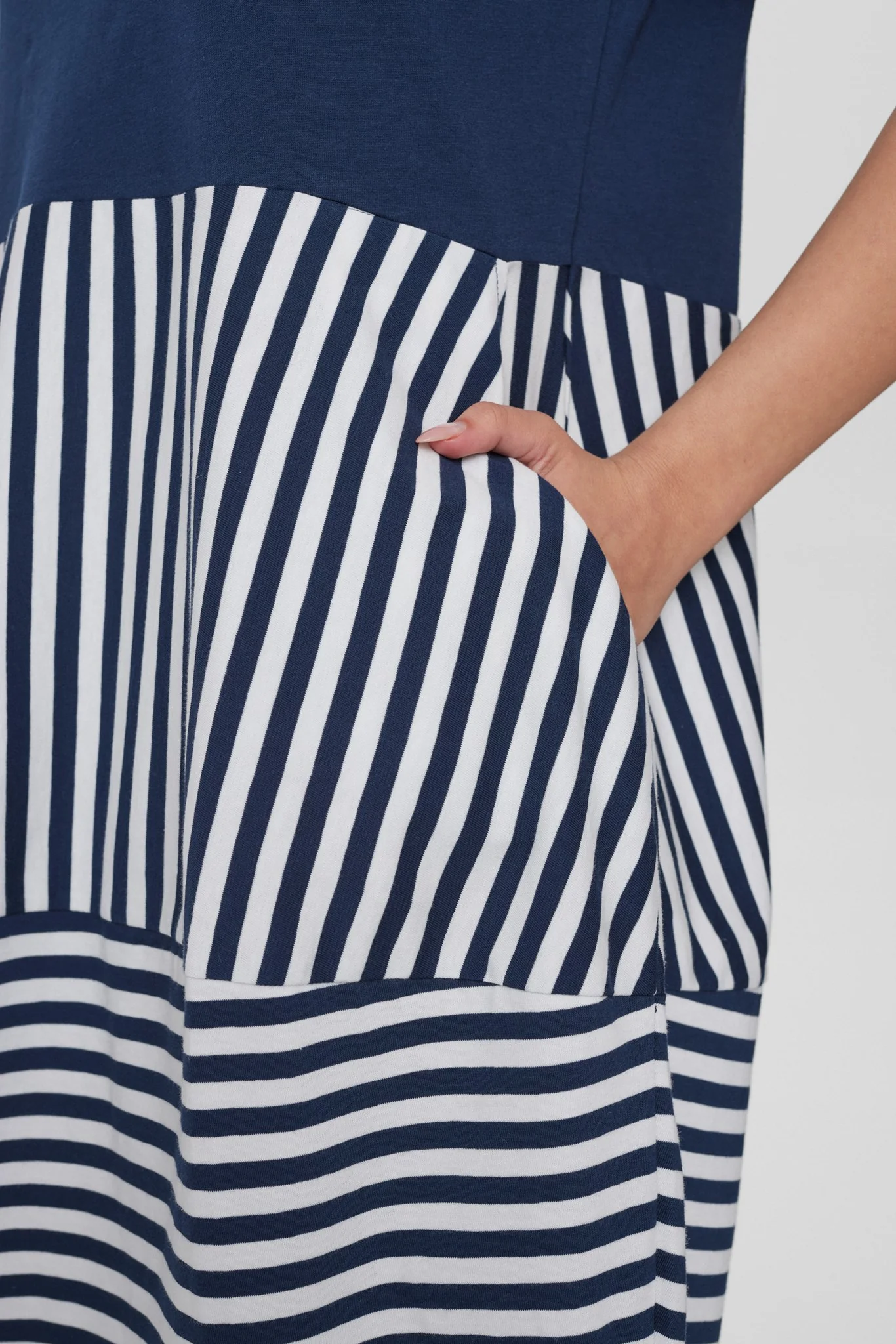 NUCAWI DRESS - Dark Sapphire - Image 5