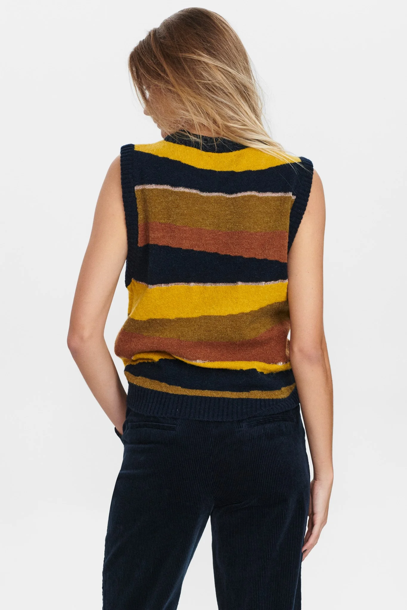 NUCECILIA VEST - Dark Sapphire - Image 2