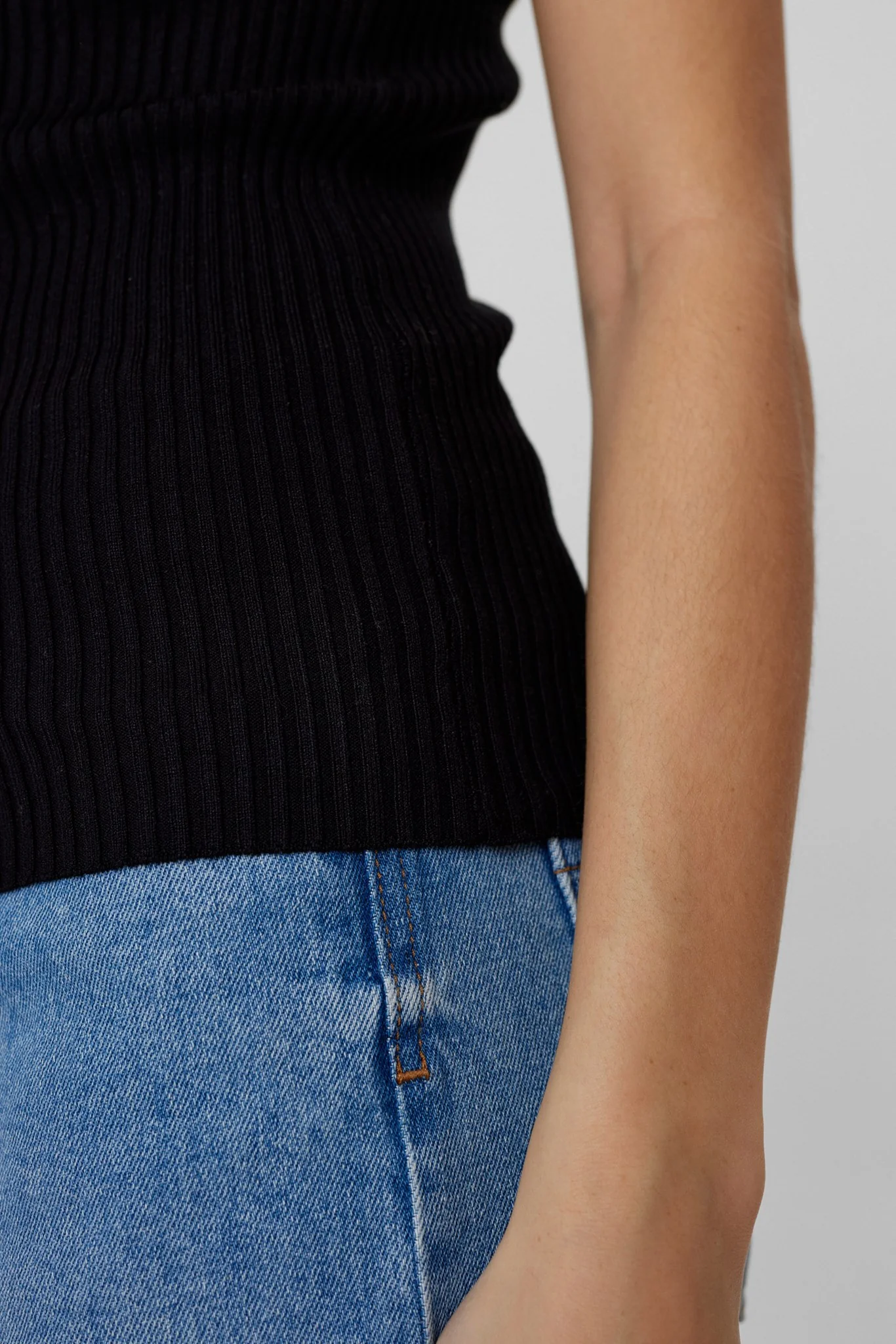 NUCERYS TOP - Caviar - Image 5