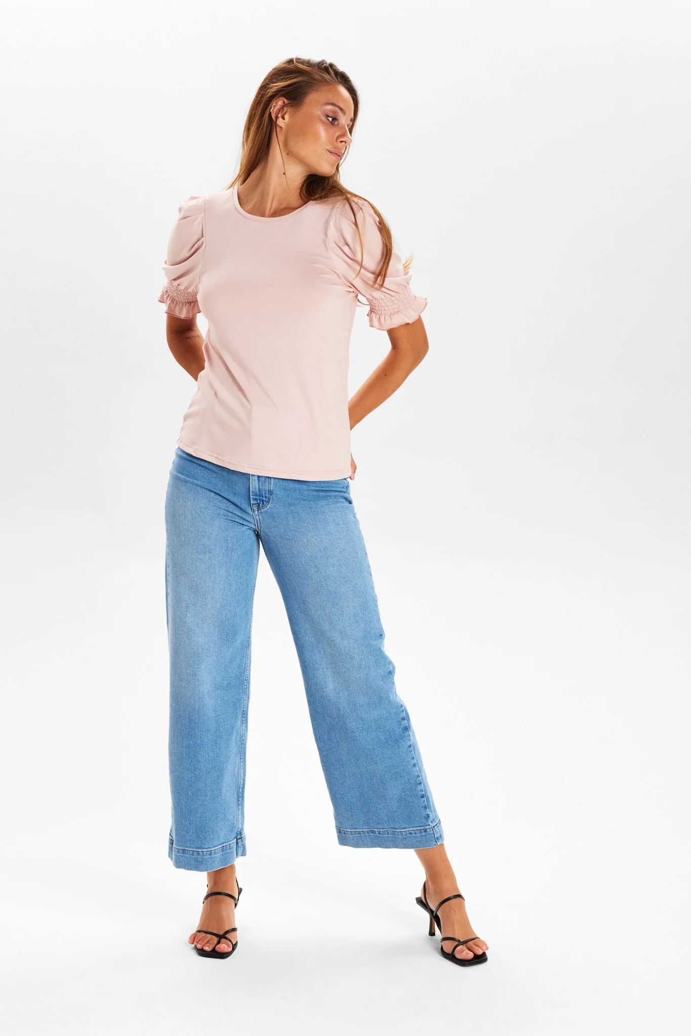 NUCHANAH TEE - Spanish Villa - Image 3