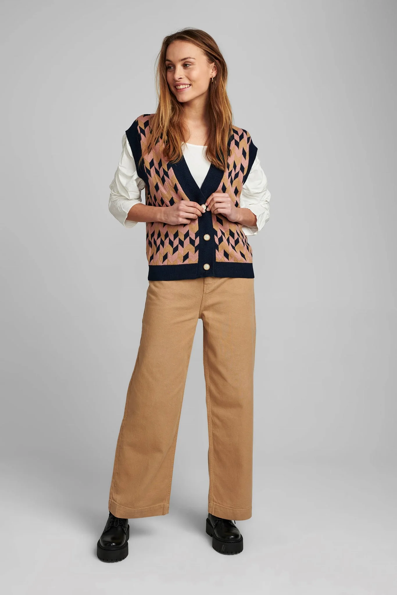 NUCHARIS VEST  - Ash Rose - Image 3