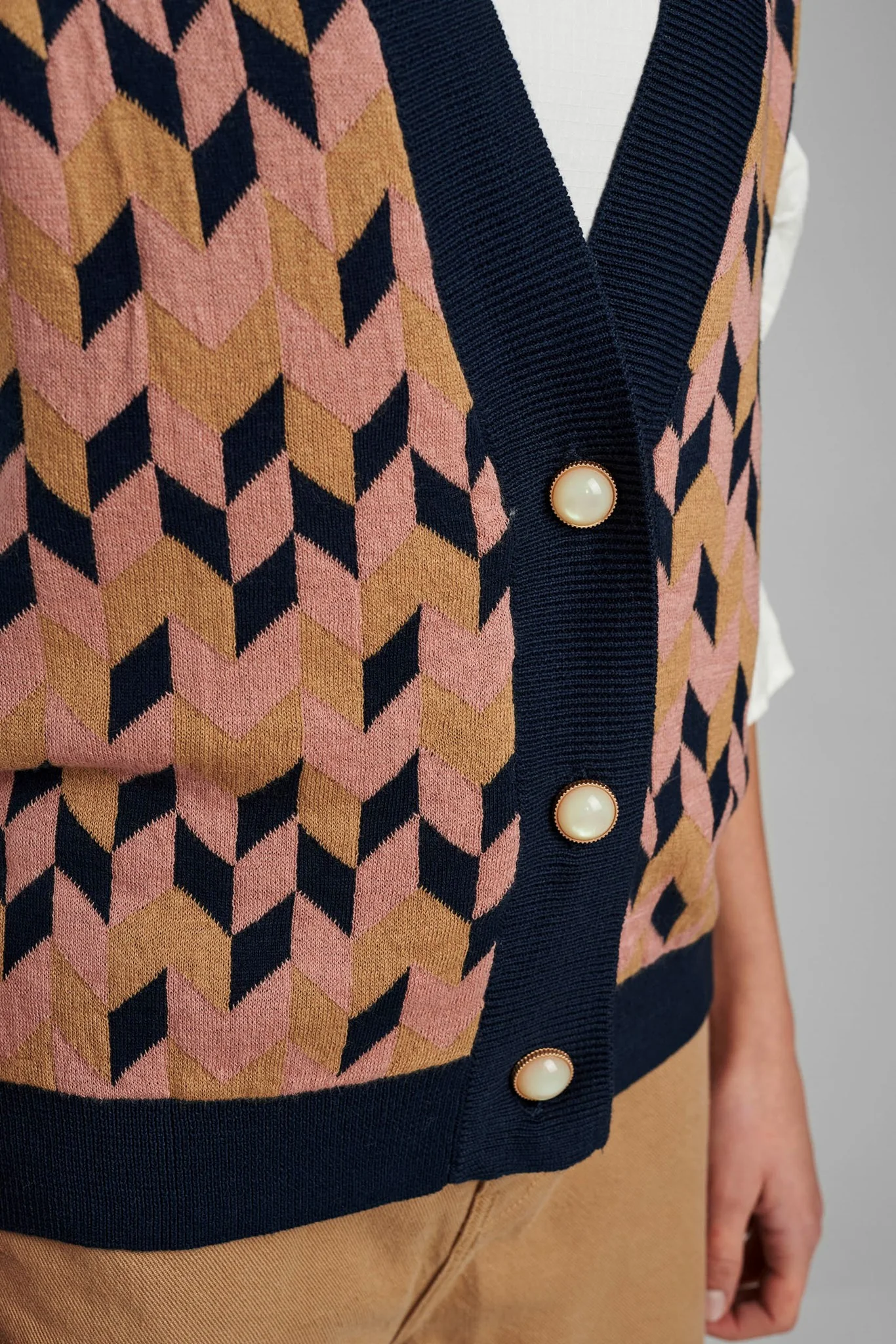 NUCHARIS VEST  - Ash Rose - Image 4