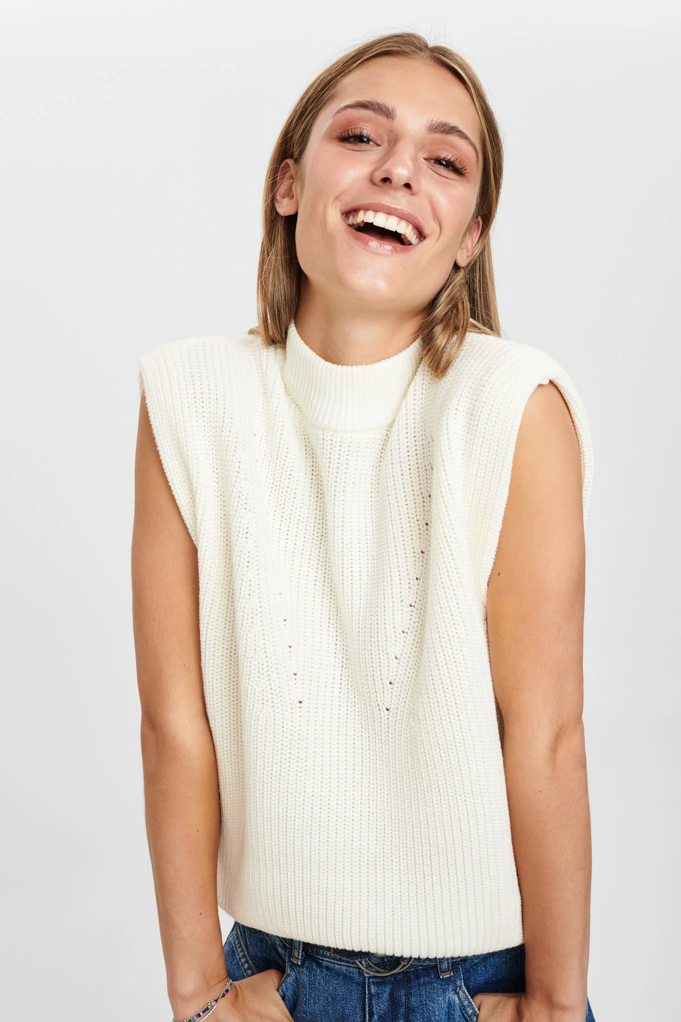 NUCHAYA VEST - Cloud Dancer - Image 6