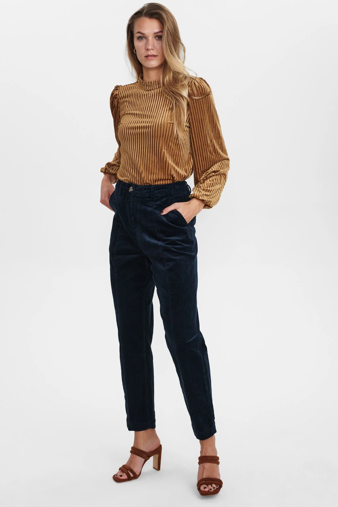 NUCHENOA PANT - Dark Shadow - Image 3