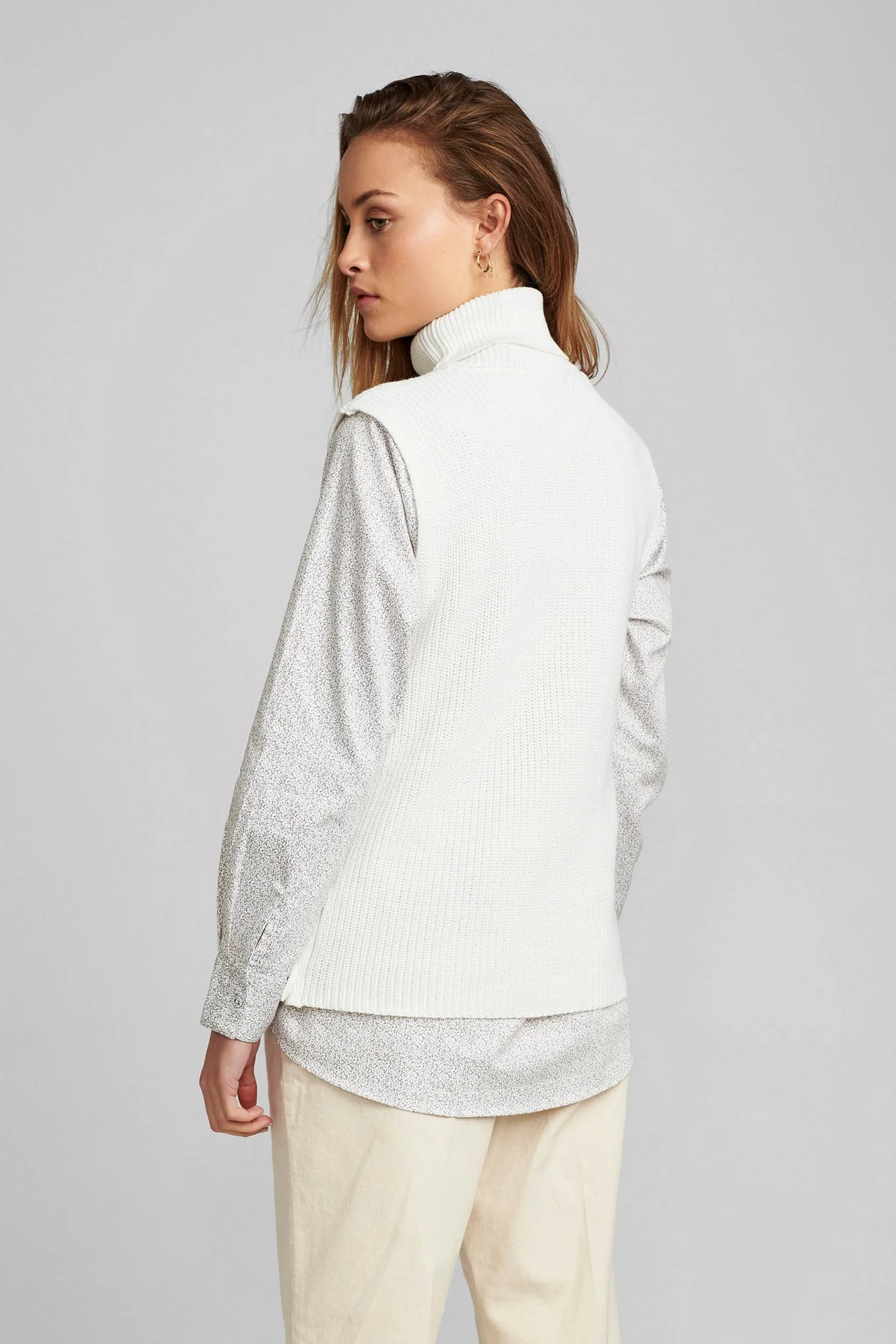 NUCIA VEST  - Cloud Dancer - Image 2