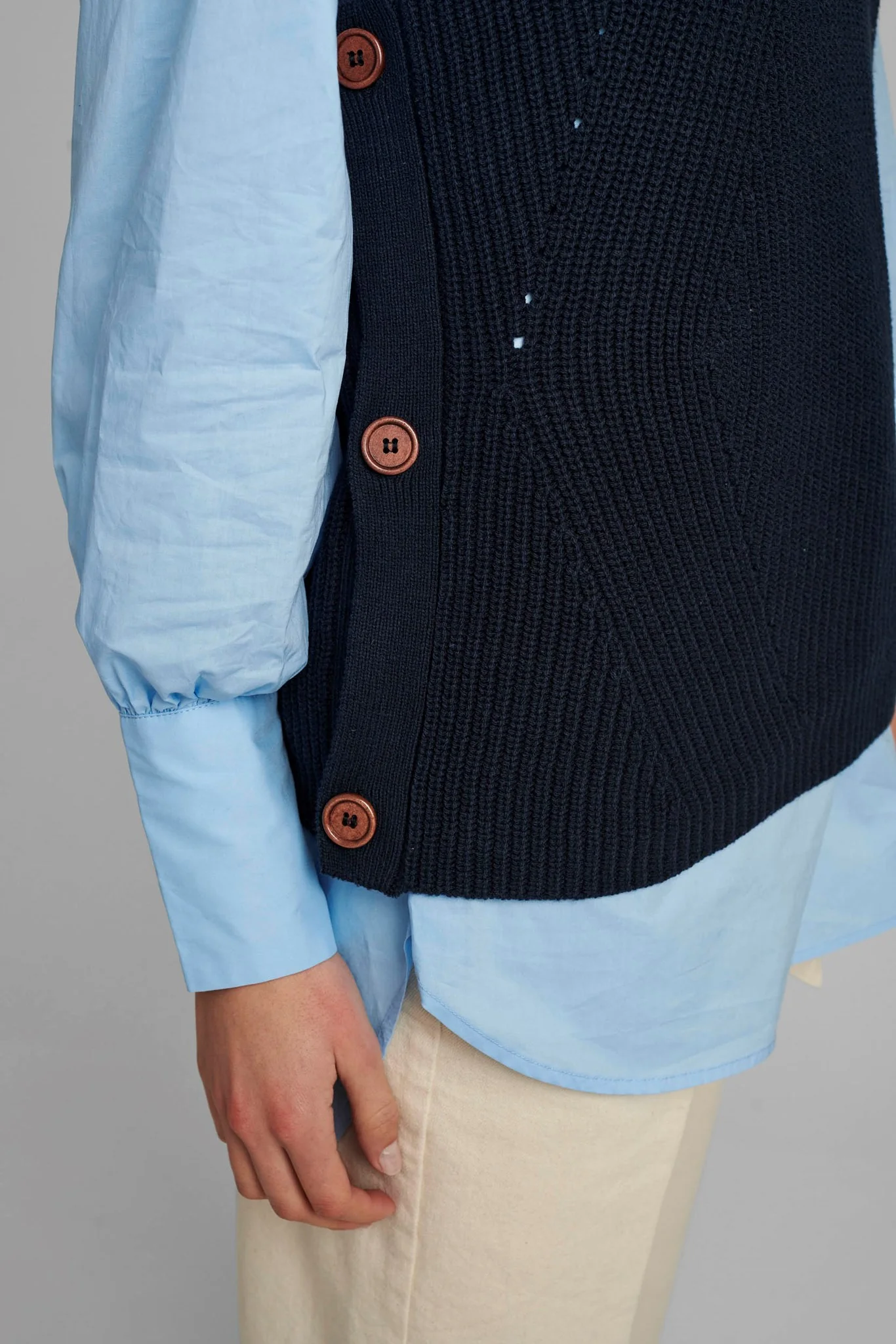 NUCIA VEST - Dark Sapphire - Image 4