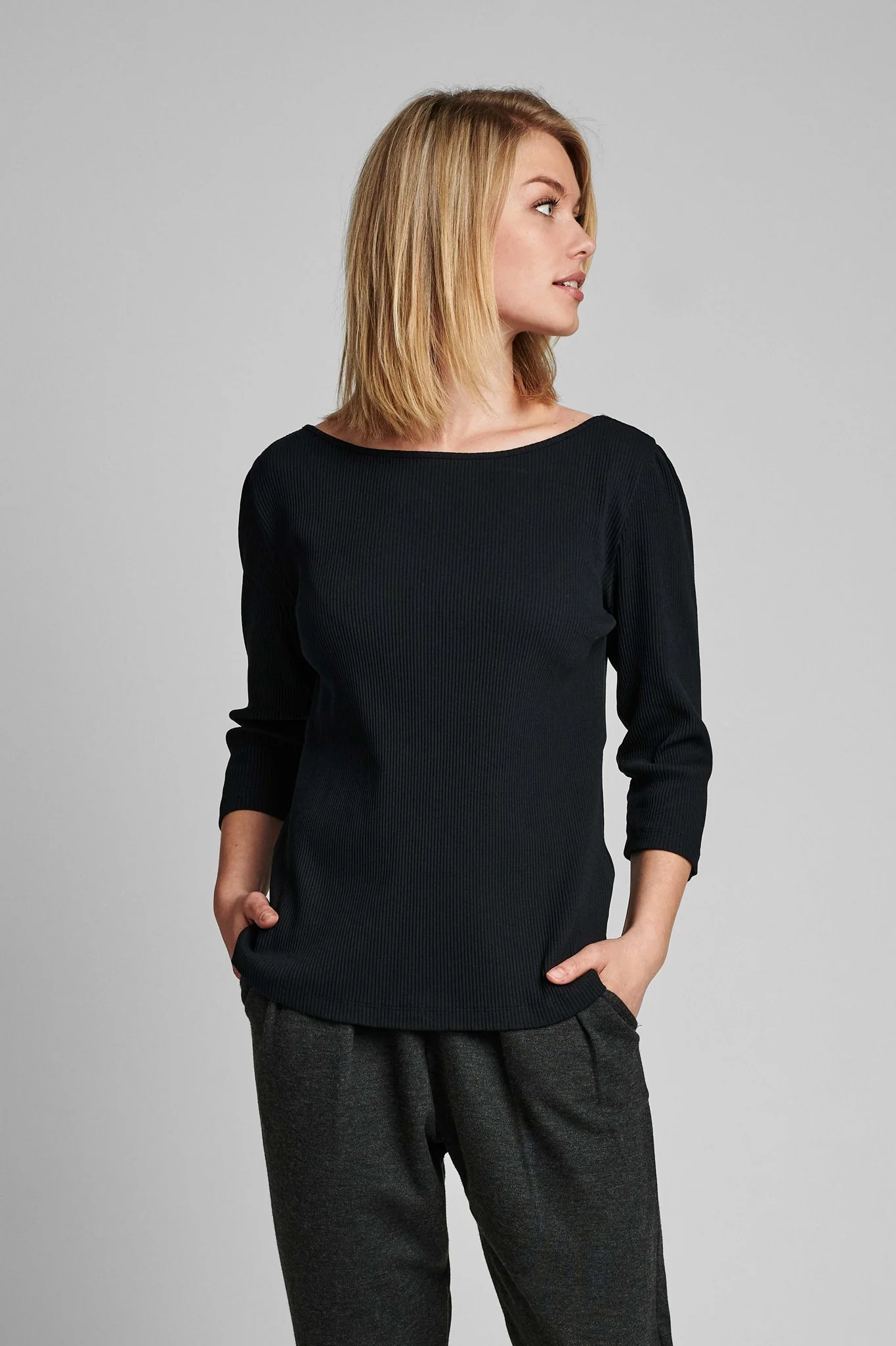 NUDARI T-SHIRT - NOOS - Caviar