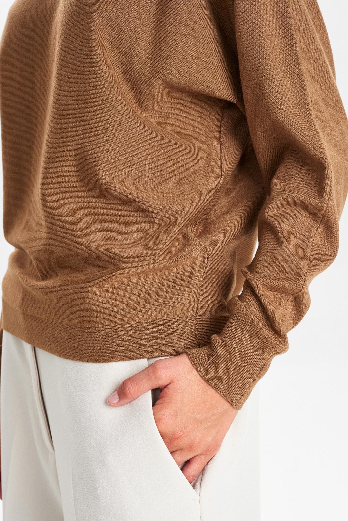 NUDAYA PULLOVER  - Otter - Image 4