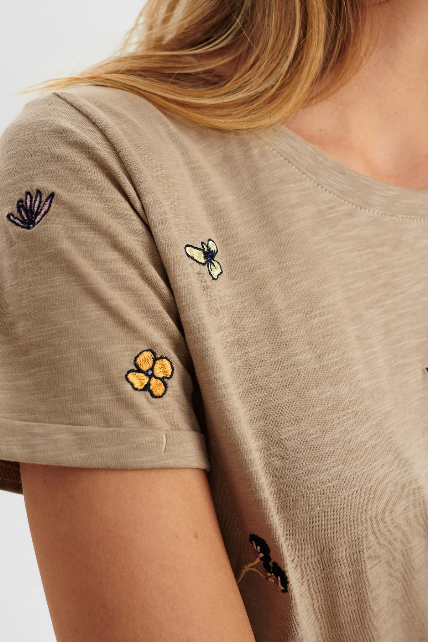 NUDIDO TEE - Cobblestone - Image 4