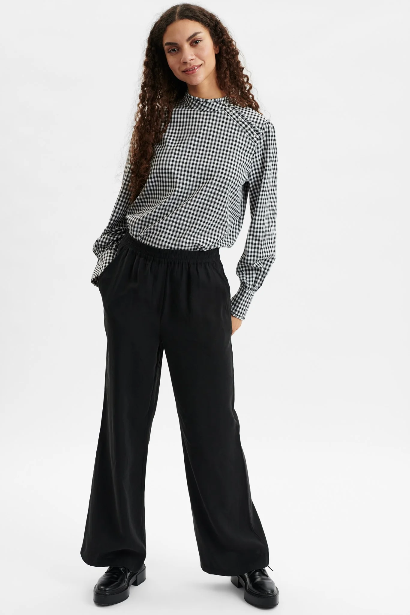 NUECEM PANT - Caviar - Image 3