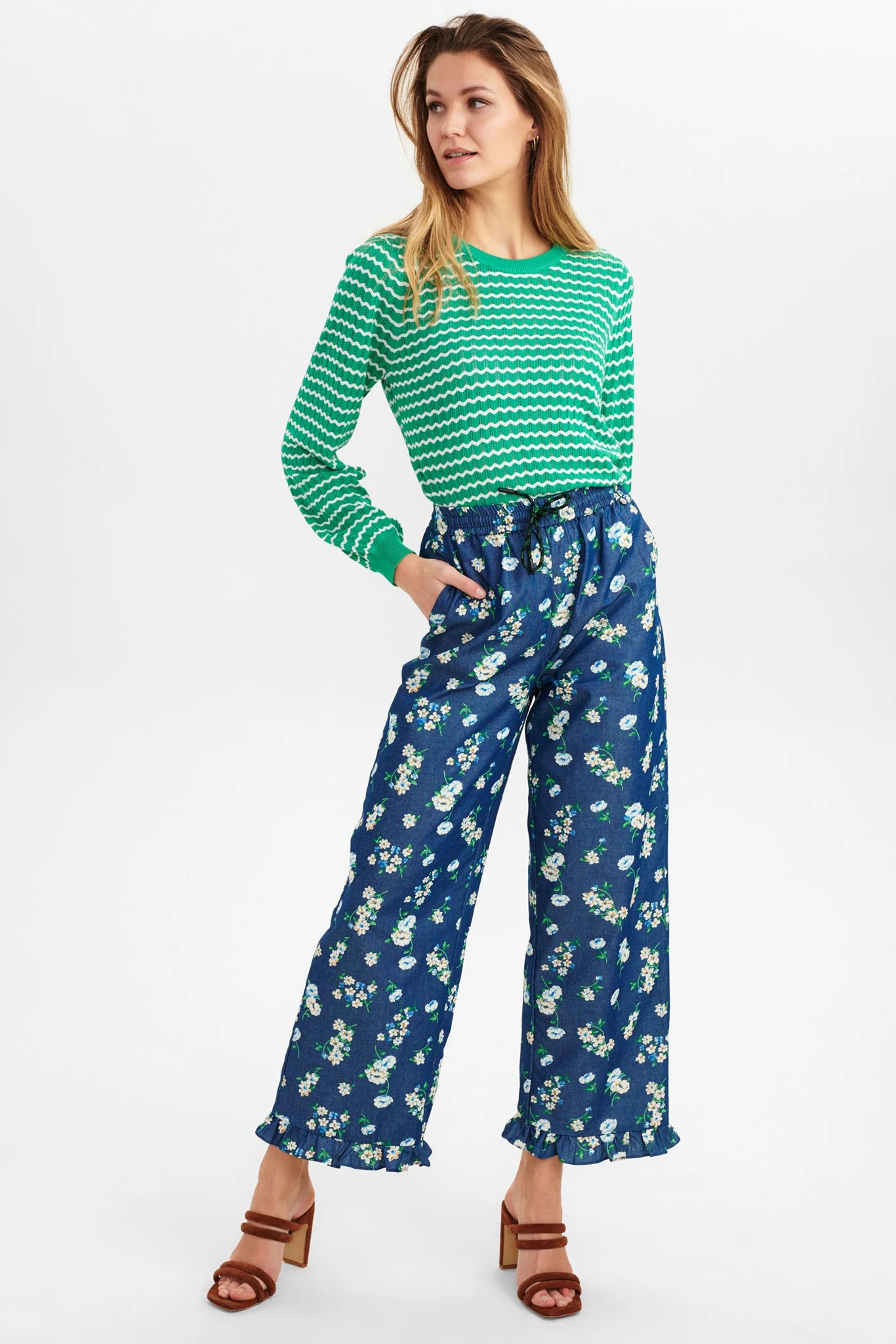 NUEDELLE PANT - Medium Blue Denim - Image 3